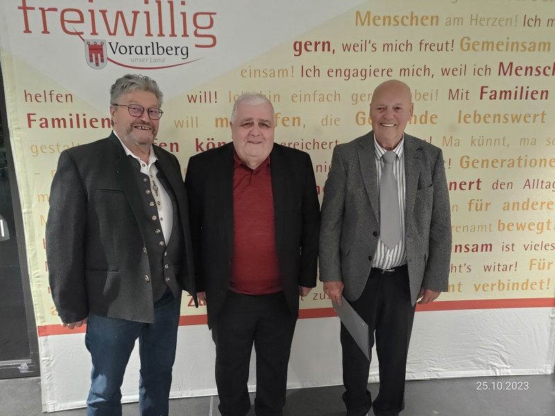 PVÖ-Funktionäre Hans Schett und Konstantin Tschanhenz ausgezeichnet PVÖ-Funktionäre Hans Schett und Konstantin Tschanhenz ausgezeichnet