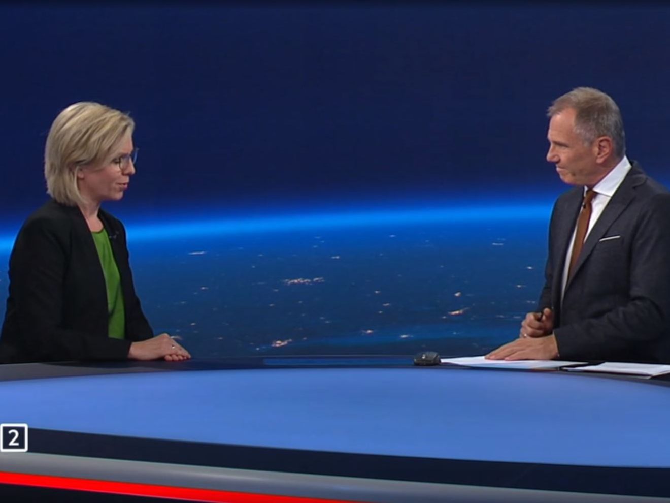 Klimaministerin Leonore Gewessler in der "ZIB 2" bei Armin Wolf. Klimaministerin Leonore Gewessler in der "ZIB 2" bei Armin Wolf.