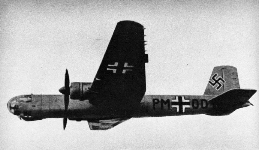 Unter anderem soll auch ein deutscher Bomber vom Typ HE-177 auf dem Grund des Sees liegen.