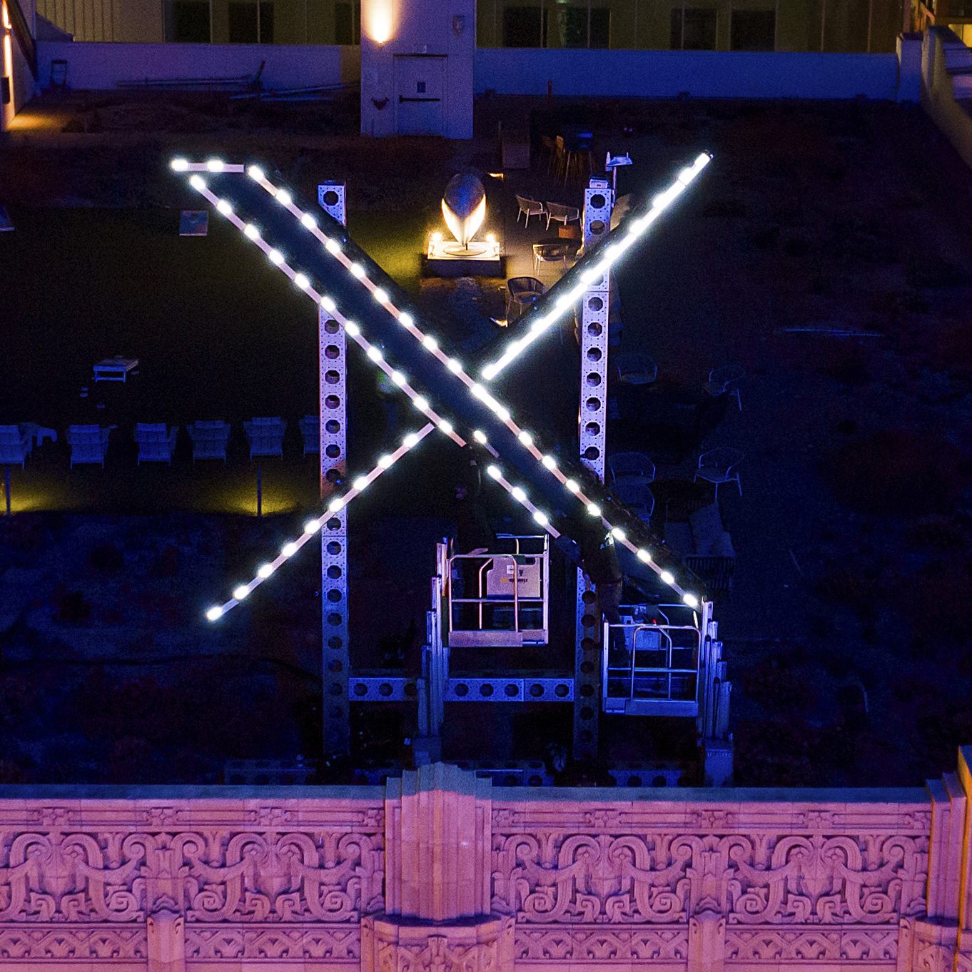 Twitter will seit dem Angriff auf Israel "zehntausende" Einträge gelöscht haben.