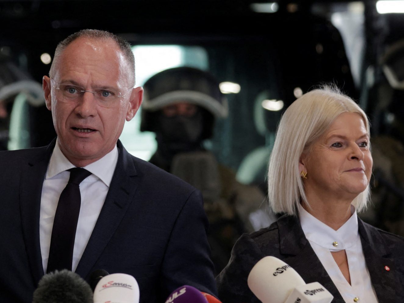 Innenminister Karner und Verteidigungsministerin Tanner. Innenminister Karner und Verteidigungsministerin Tanner.