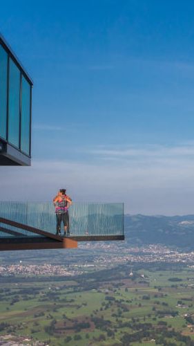 Der Karren ist das ideale Ausflugsziel mit atemberaubender Aussicht und kulinarischen Highlights.