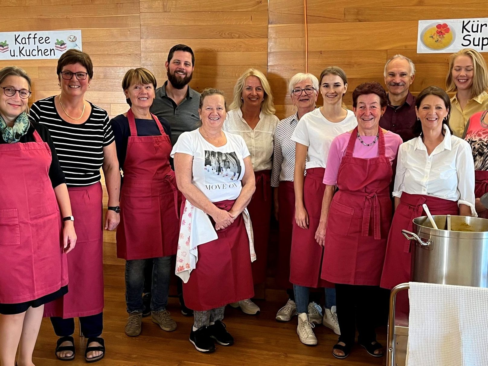 Das bewährte Team des Missionskreises und die Arbeitsgemeinschaft Katholischer Soldaten laden am Sonntag wieder zum „Kartoffeltag“ ins Lochauer Pfarrheim. Das bewährte Team des Missionskreises und die Arbeitsgemeinschaft Katholischer Soldaten laden am Sonntag wieder zum „Kartoffeltag“ ins Lochauer Pfarrheim.