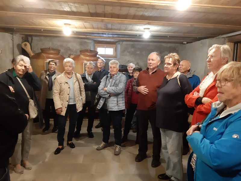 PVÖ-Ausflug in den Bregenzerwald nach Au Rehmen in die Bergbrennerei Löwen PVÖ-Ausflug in den Bregenzerwald nach Au Rehmen in die Bergbrennerei Löwen