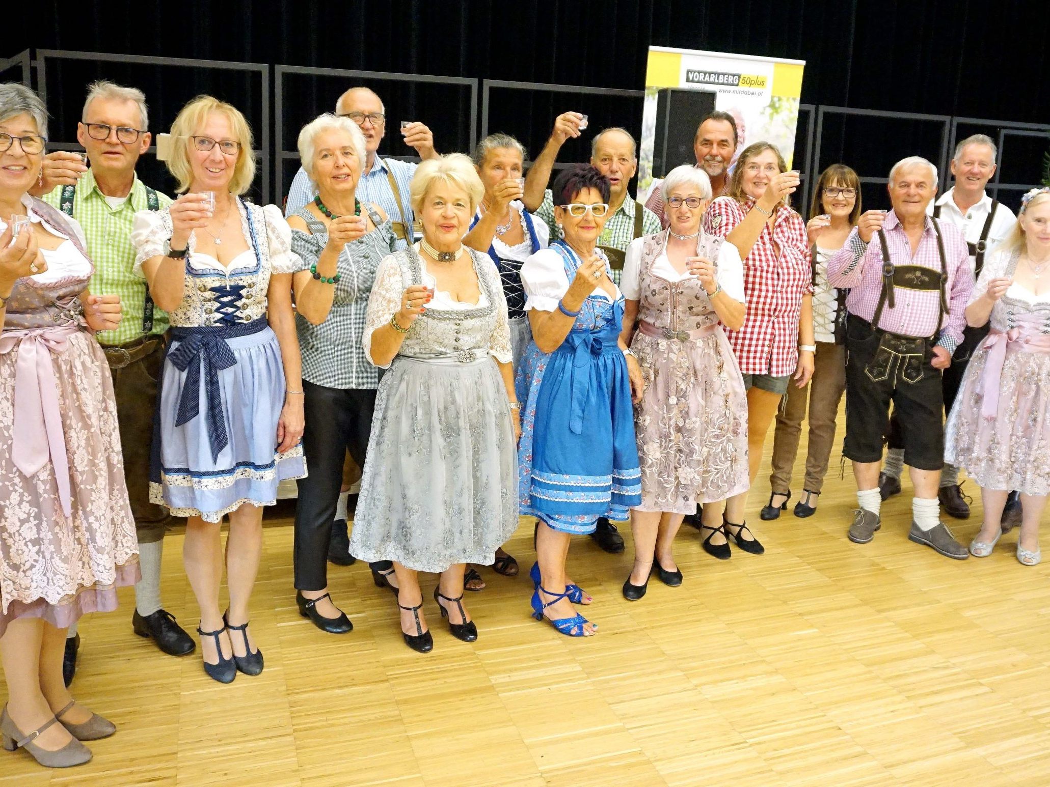Beste Stimmung herrschte beim Oktobertanz in Koblach mit dem Duo Travellers Beste Stimmung herrschte beim Oktobertanz in Koblach mit dem Duo Travellers