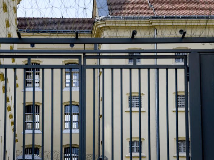 Ein Mann in Wien könnte möglicherweise zu Unrecht zu elf Jahren Haft verurteilt worden sein. Ein Mann in Wien könnte möglicherweise zu Unrecht zu elf Jahren Haft verurteilt worden sein.
