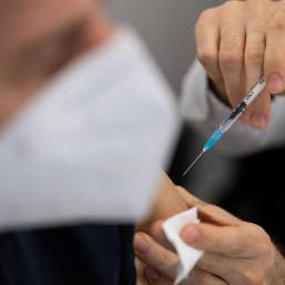 Der wiener Pharmakologe Markus Zeitlinger freute sich, dass zwei mRNA-Forscher mit dem Medizin-Nobelpreis ausgezeichnet werden.