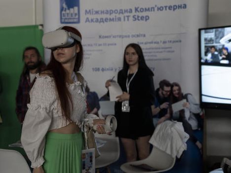 Auf der Fachmesse AWE im Austria Center Vienna wird das Projekt "War in VR" präsentiert.