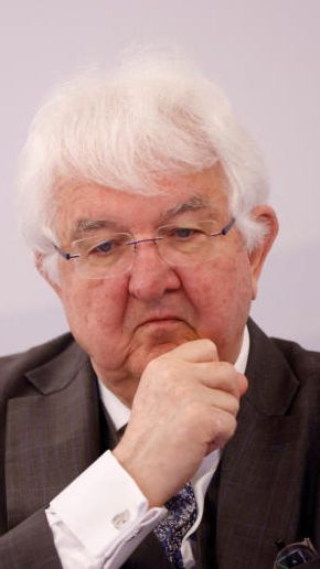 Der österreichische Notenbankchef Robert Holzmann sieht neuerliche Zinserhöhungen nicht vom Tisch.