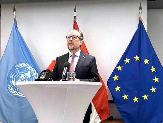 Außenminister Alexander Schallenberg (ÖVP) erklärte am Dienstag, dass Österreich die Hilfe an Palästinenser "eingefroren" habe. Außenminister Alexander Schallenberg (ÖVP) erklärte am Dienstag, dass Österreich die Hilfe an Palästinenser "eingefroren" habe.