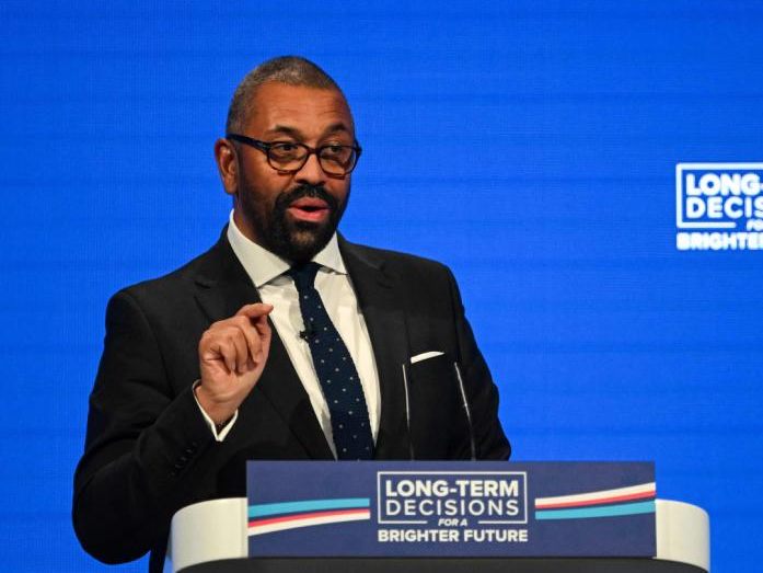 Der britische Außenminister James Cleverly warnt davor, dass die Hamas mit dem Angriff auf Israel eine Eskalation des Konflikts auf weltweiterebene herbeiführen wollten. Der britische Außenminister James Cleverly warnt davor, dass die Hamas mit dem Angriff auf Israel eine Eskalation des Konflikts auf weltweiterebene herbeiführen wollten.
