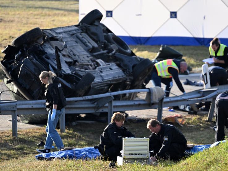 Nach dem tödlichen Schlepper-Unfall in Bayern wurde der Fahrer des Kleintransporters nun in U-Haft genommen.