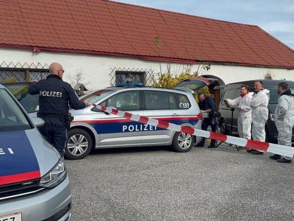 Nach dem Fund einer Frauenleiche in Niederösterreich am Montag ermittelt die Polizei weiterhin. Nach dem Fund einer Frauenleiche in Niederösterreich am Montag ermittelt die Polizei weiterhin.