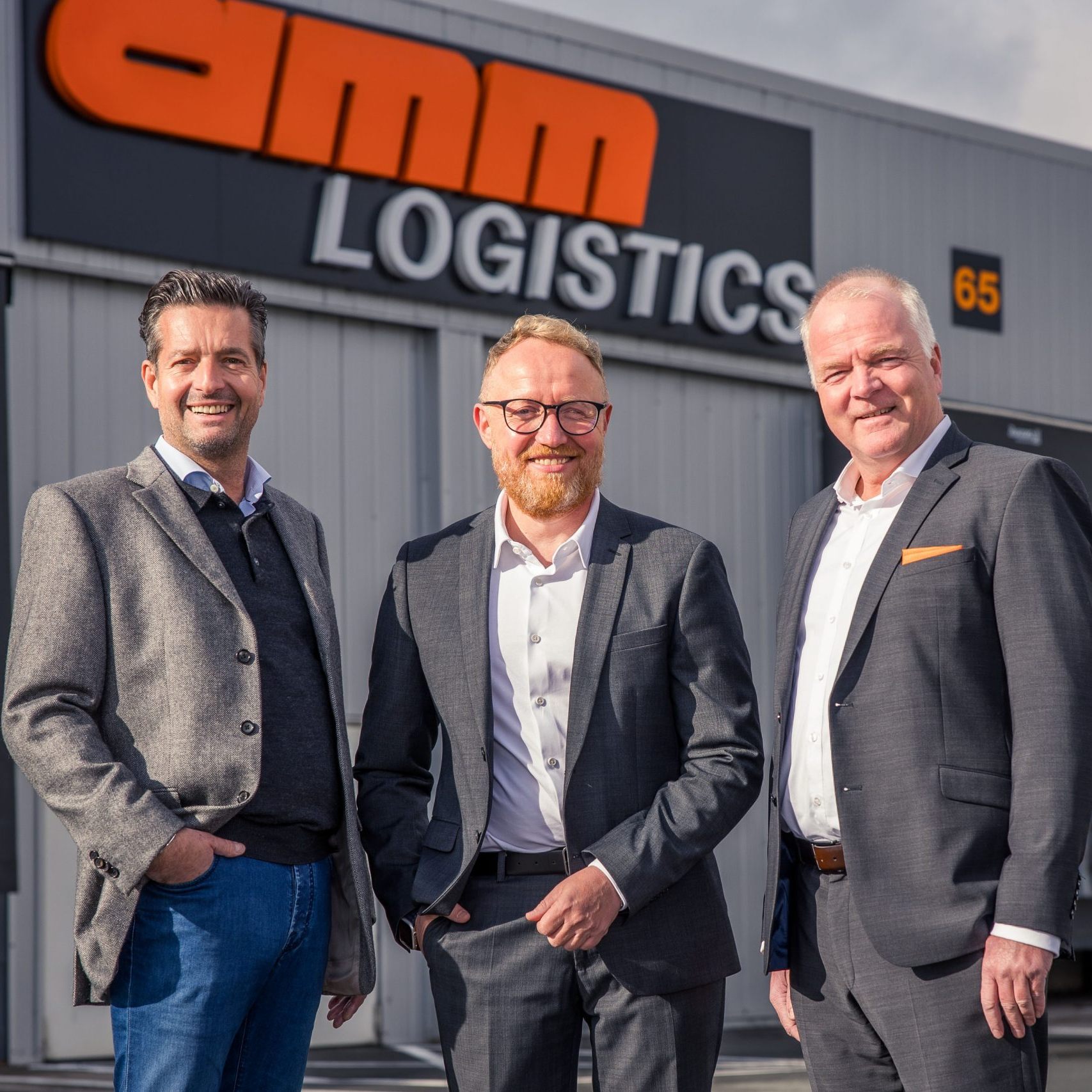 Bei der Vertragsunterzeichnung in Konradsreuth (v.l.): Ralf Amm, Geschäftsführer Amm GmbH & Co KG Spedition, Alexander Prittig, Niederlassungsleiter amm logistics, und Werner Dettenthaler, Geschäftsführer Landverkehr Deutschland bei Gebrüder Weiss