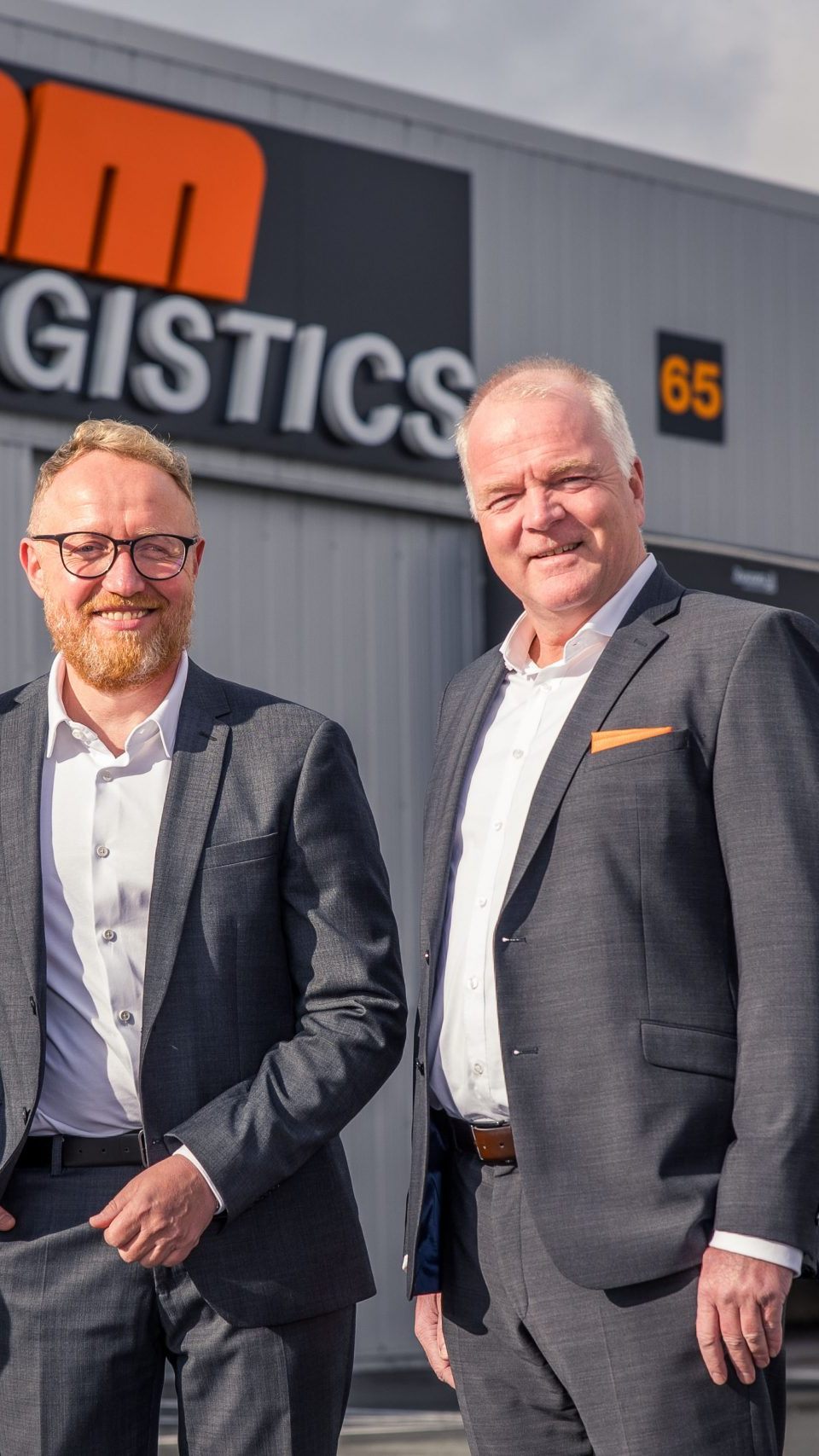 Bei der Vertragsunterzeichnung in Konradsreuth (v.l.): Ralf Amm, Geschäftsführer Amm GmbH & Co KG Spedition, Alexander Prittig, Niederlassungsleiter amm logistics, und Werner Dettenthaler, Geschäftsführer Landverkehr Deutschland bei Gebrüder Weiss