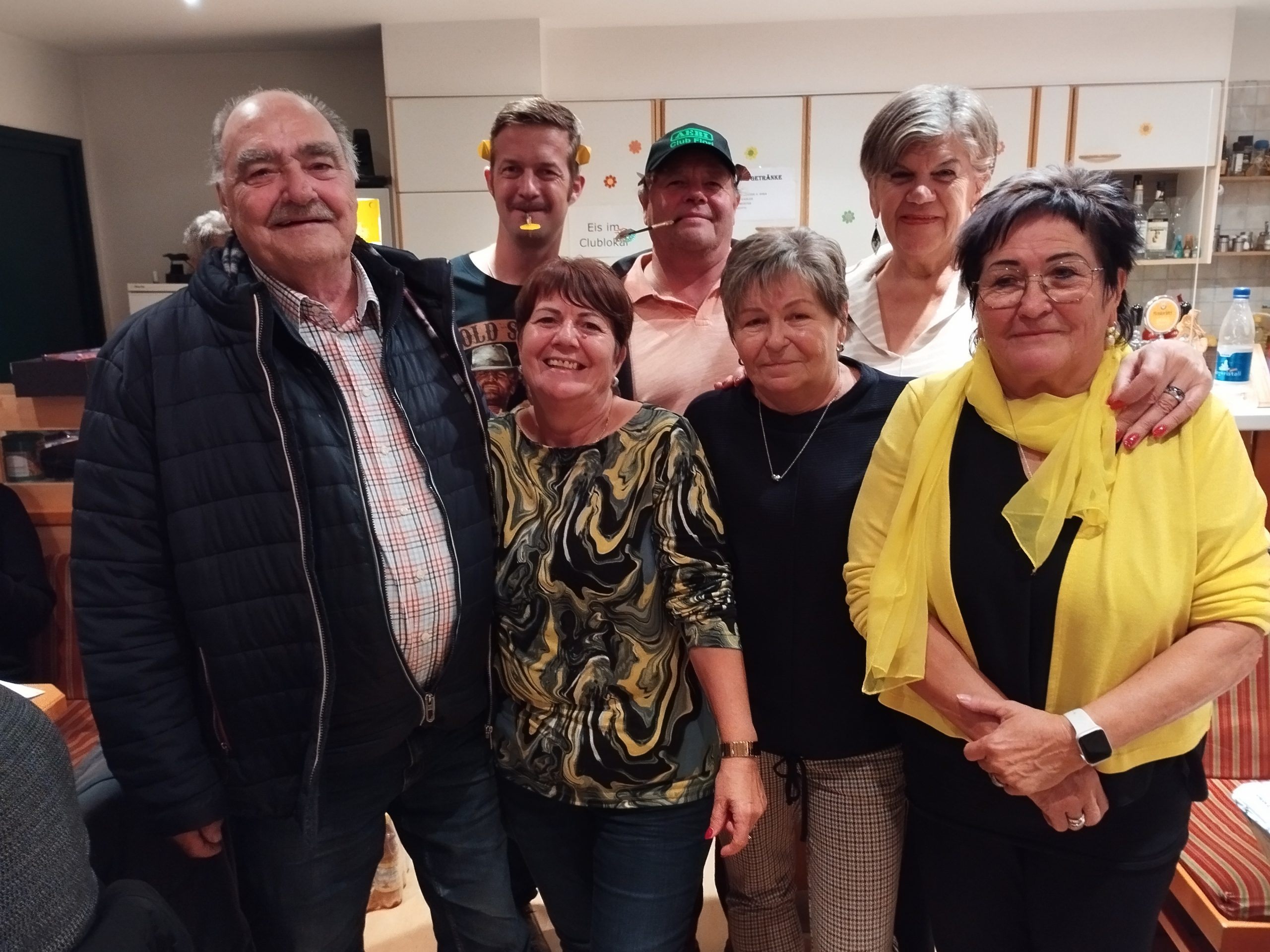 vorne v.l.: Wolfi Winkler, Silvia Baumgartner, Regina Willi, Marlies Zaufl; hinten v.l.: Thomas Schnetzer, Florian Drissner, Herta Platzer;