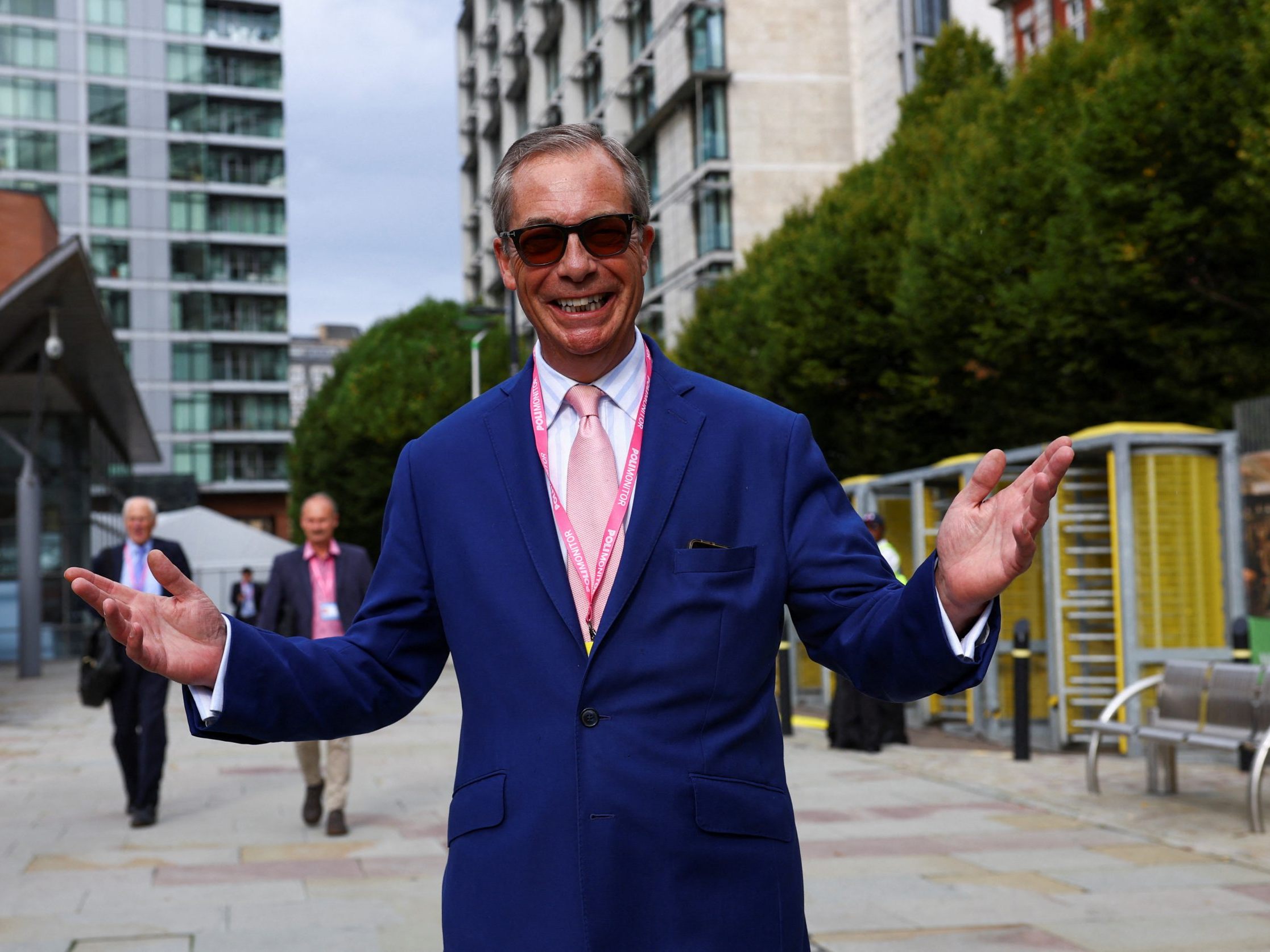 Der durch den Brexit bekannt gewordene Nigel Farage zieht ins britische Dschungelcamp ein. Der durch den Brexit bekannt gewordene Nigel Farage zieht ins britische Dschungelcamp ein.