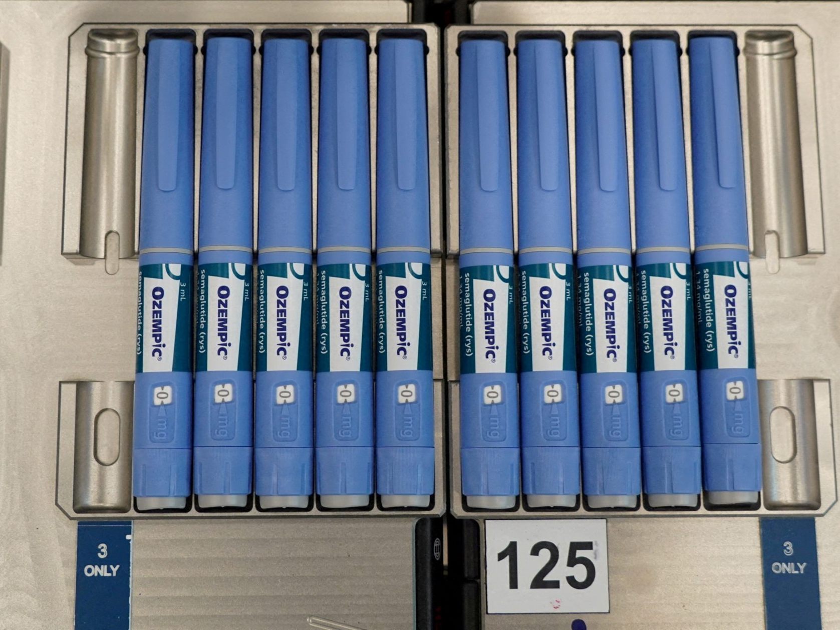 Fälschungen der "Abhnemspritze" in heimischen Apotheken werden ausgeschlossen. Fälschungen der "Abhnemspritze" in heimischen Apotheken werden ausgeschlossen.