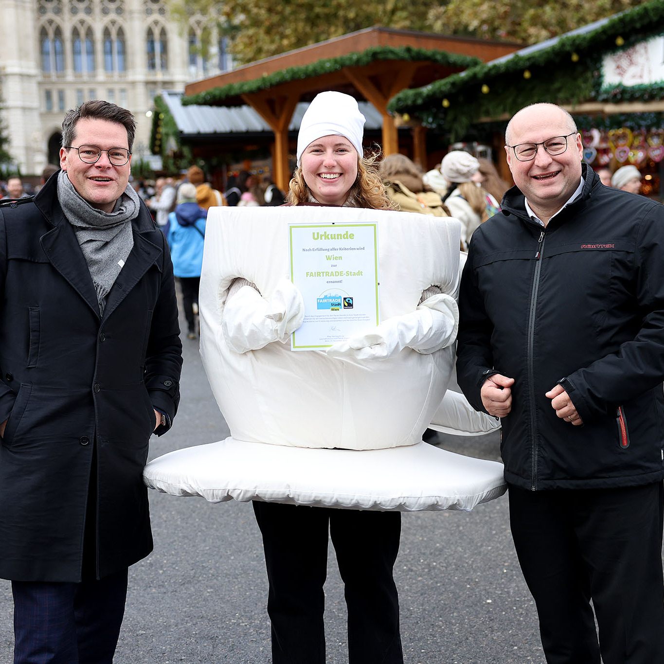 Wiens Klimastadtrat Jürgen Czernohorszky nahm die Auszeichnung als Fairtrade-Stadt freudig entgegen.