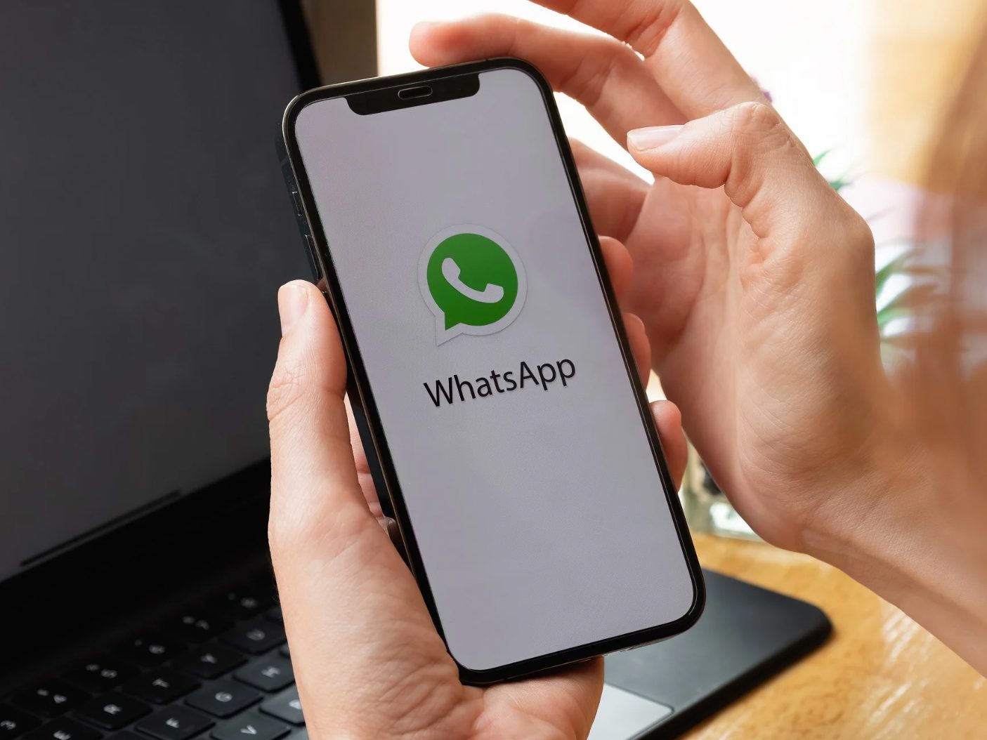 Mit diesem Trick lassen sich gelöschte WhatsApp-Nachrichten wiederherstellen. Mit diesem Trick lassen sich gelöschte WhatsApp-Nachrichten wiederherstellen.