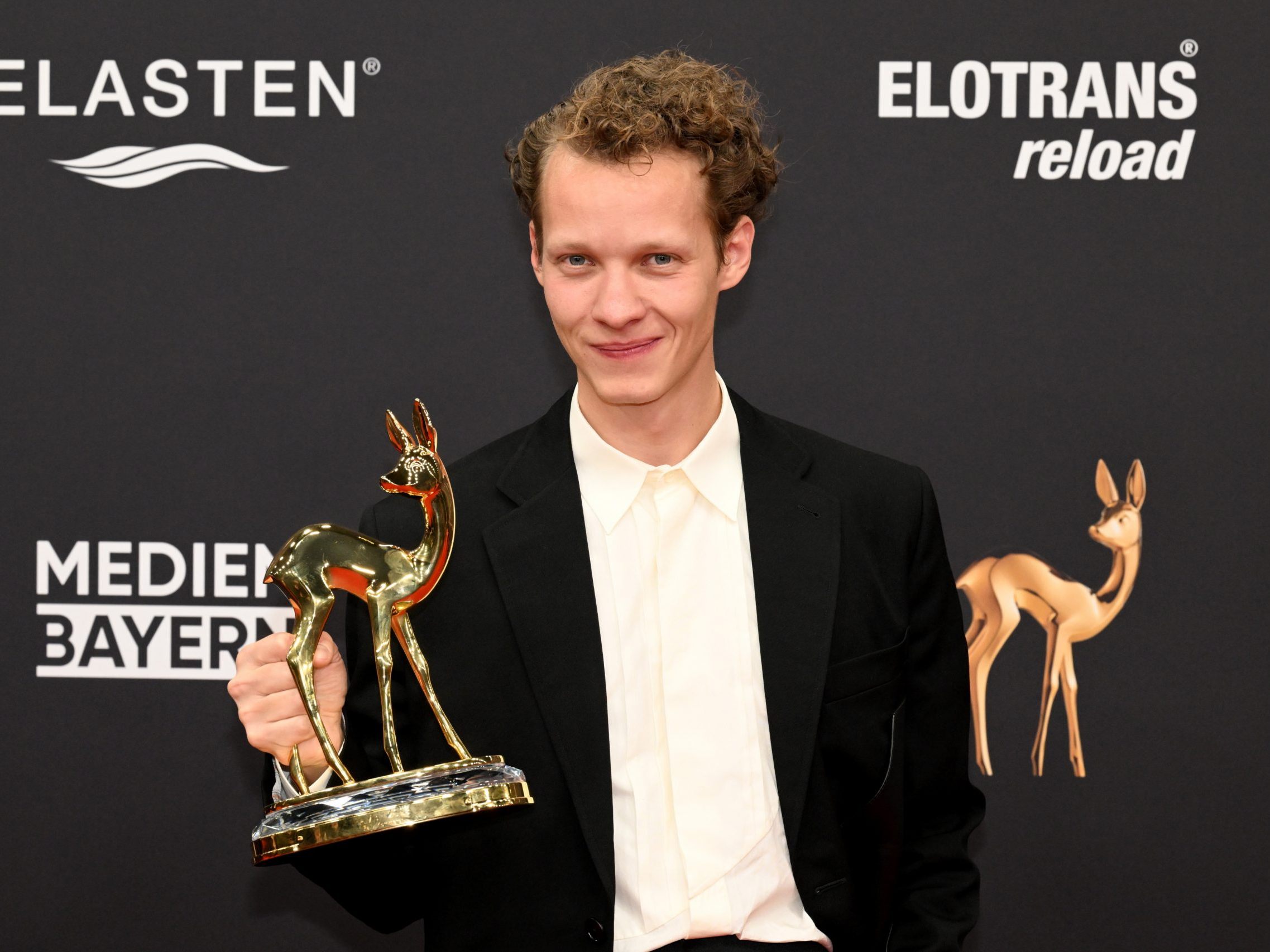 Felix Kammerer wurde mit einem "Bambi" ausgezeichnet. Felix Kammerer wurde mit einem "Bambi" ausgezeichnet.