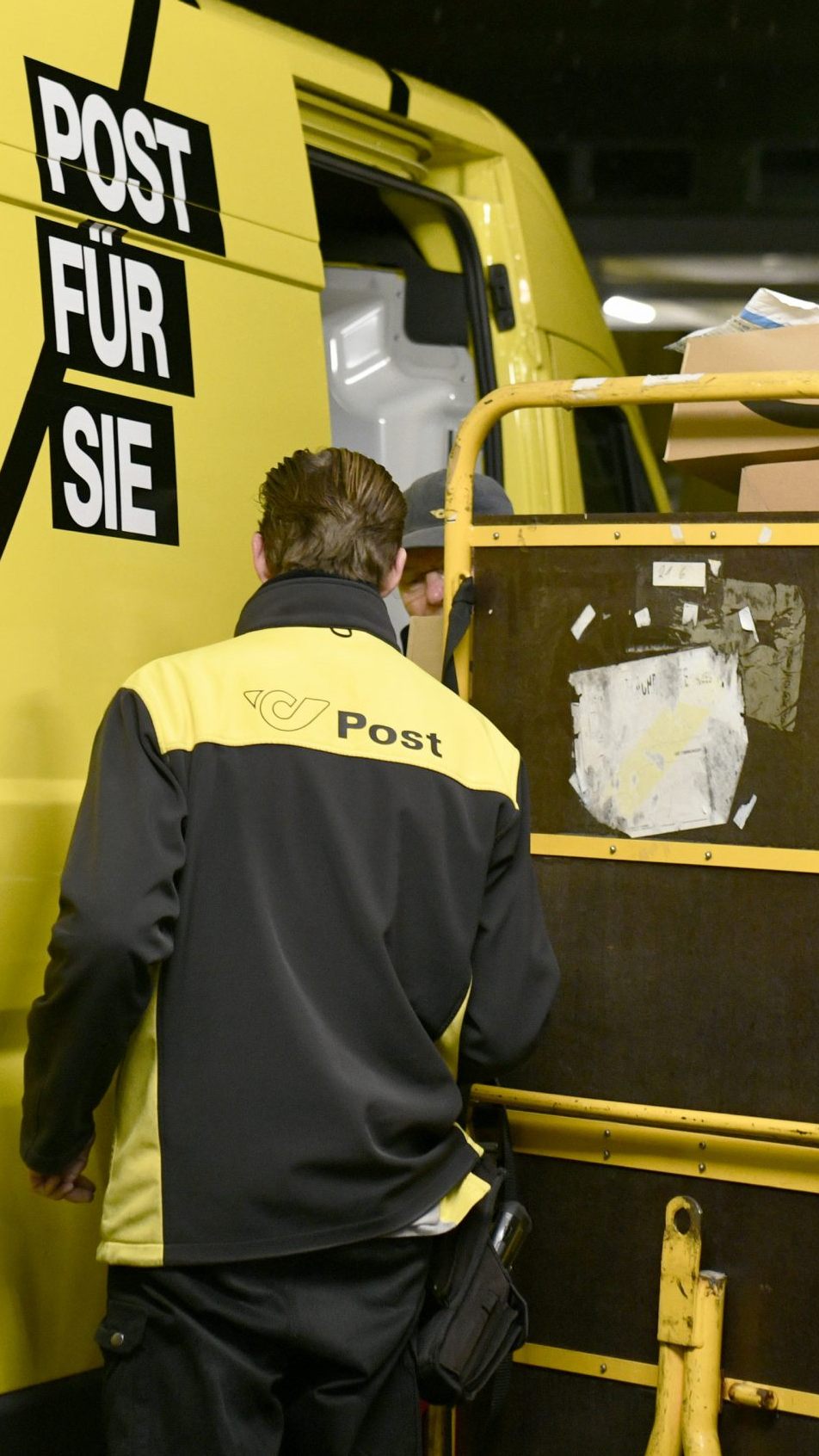 Das Paketvolumen der Post ist gestiegen.