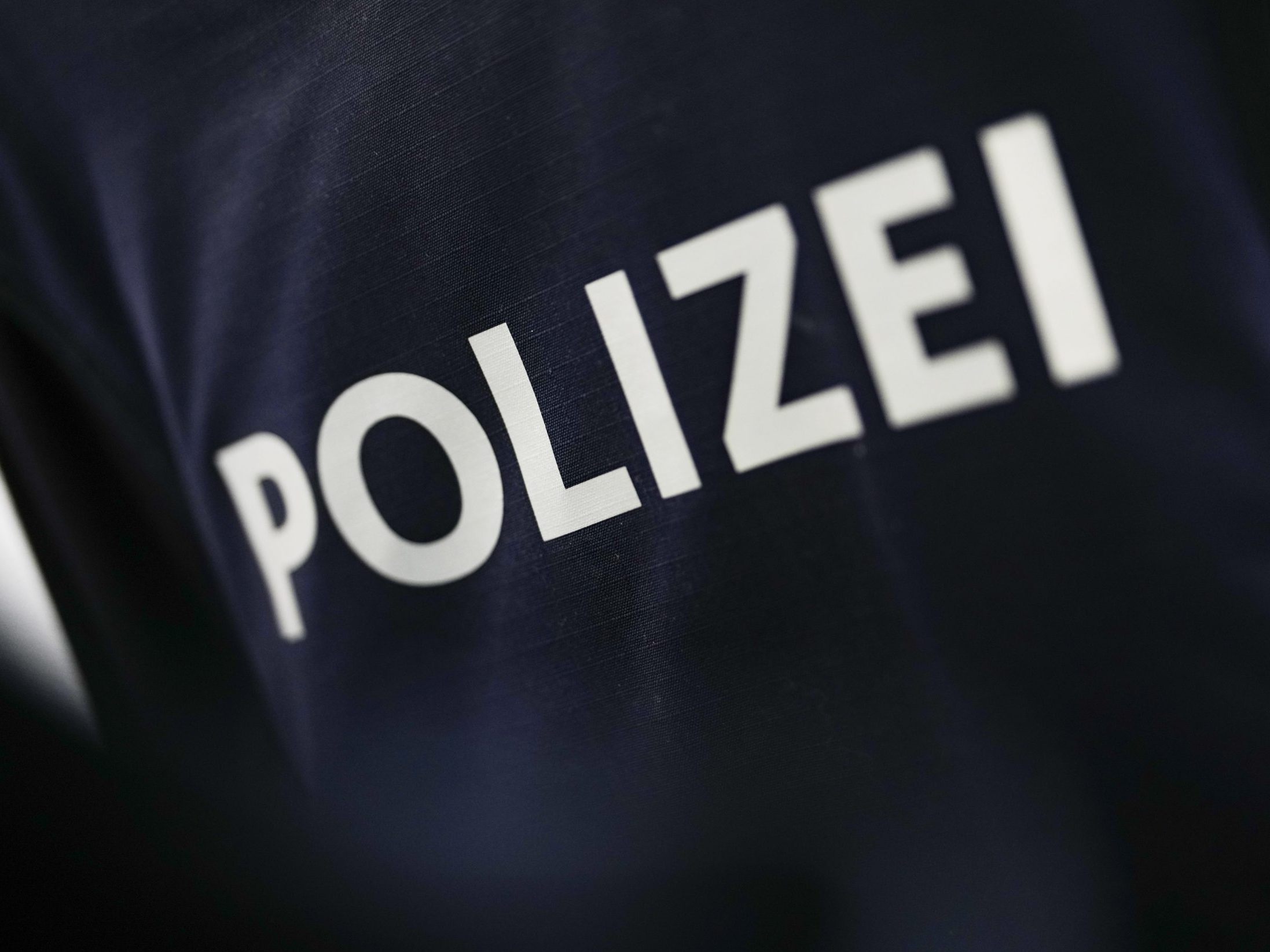Die Polizei warnt vor einer Betrugsmasche durch vermeintliche Bankangestellte. Die Polizei warnt vor einer Betrugsmasche durch vermeintliche Bankangestellte.