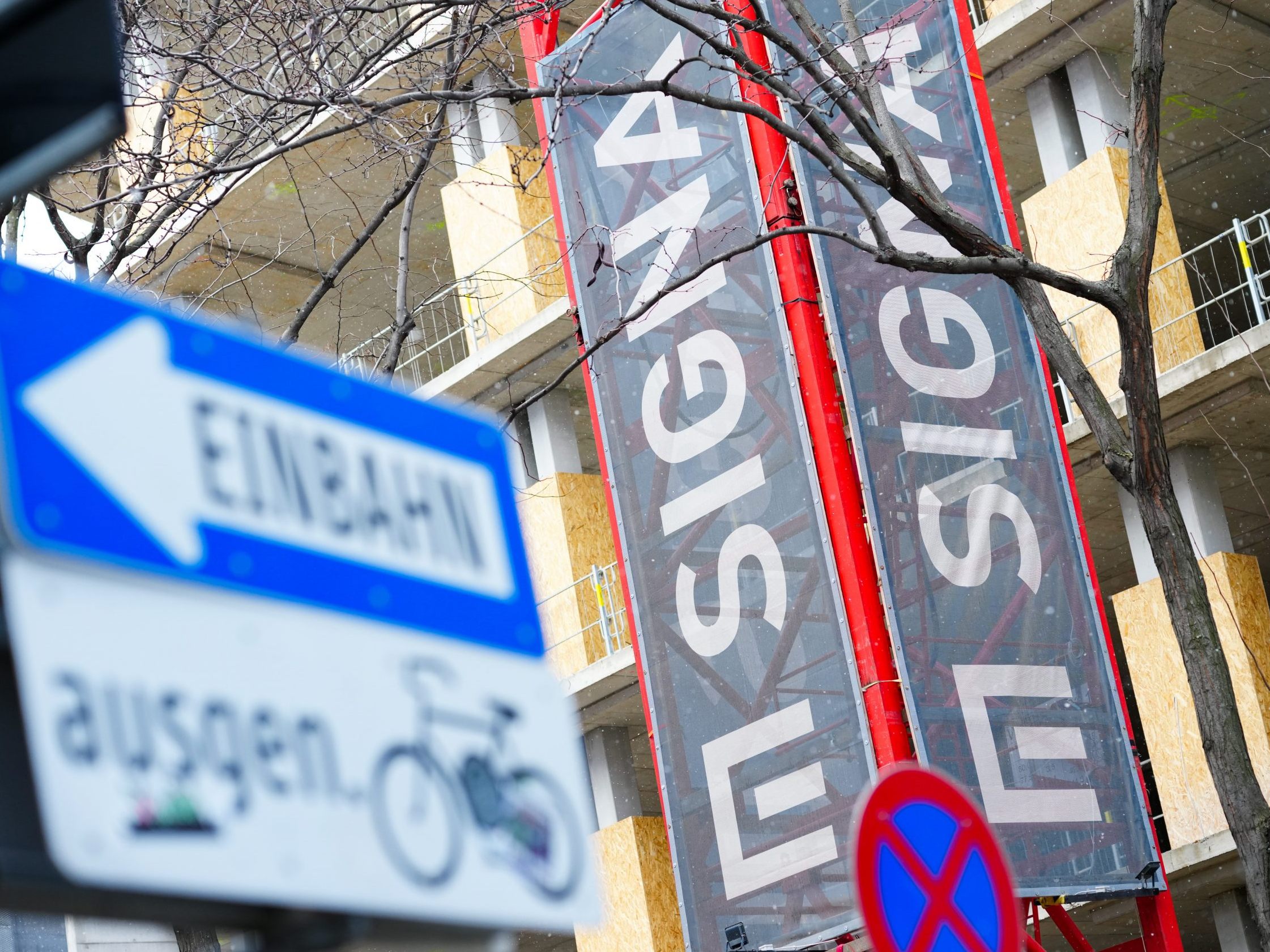 Die Signa Holding schuldet der Kurz-Firma 1,65 Mio. Euro.