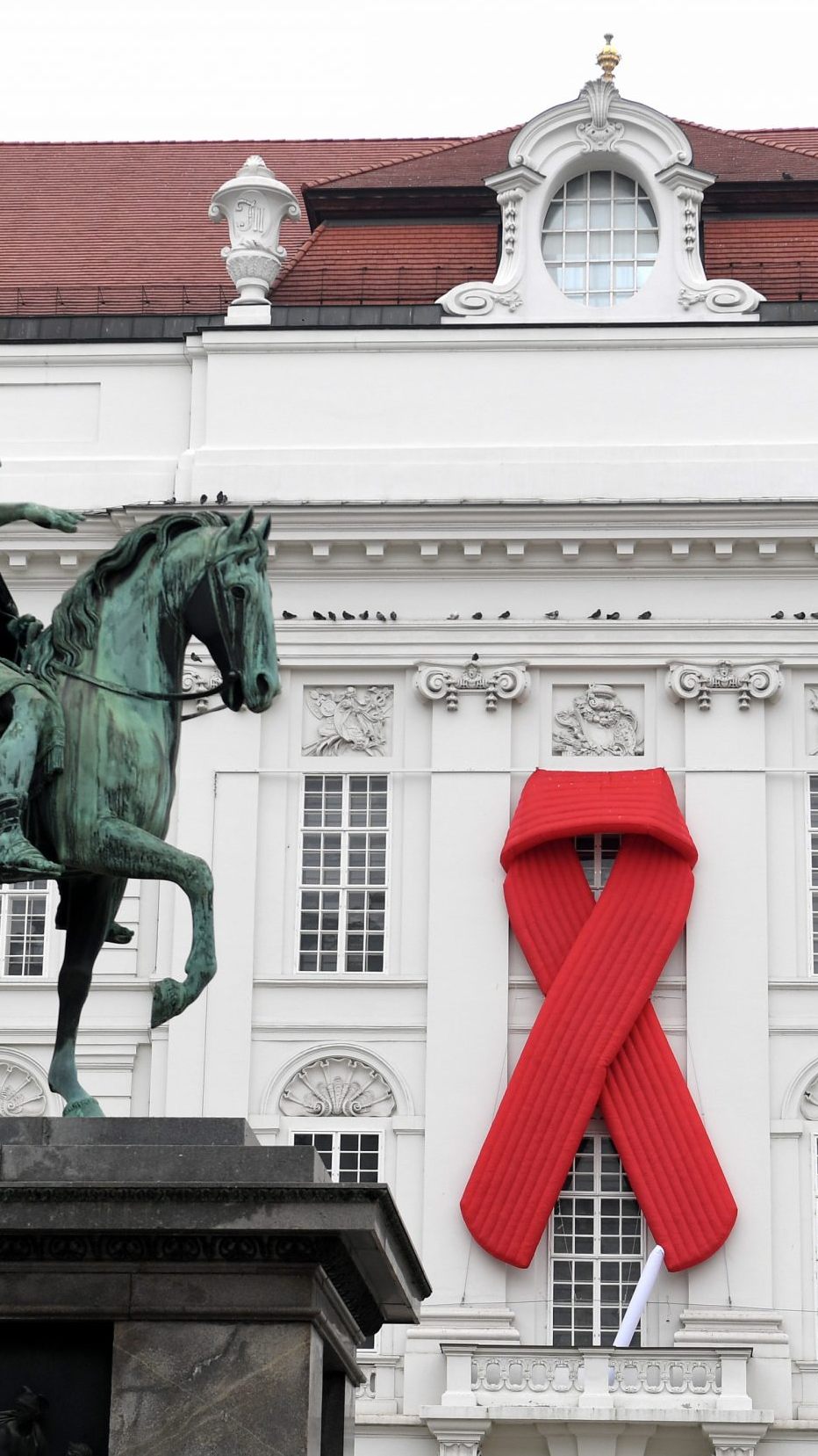 Von HIV-Betroffene leiden oft unter großer Stigmatisierung durch die Gesellschaft.