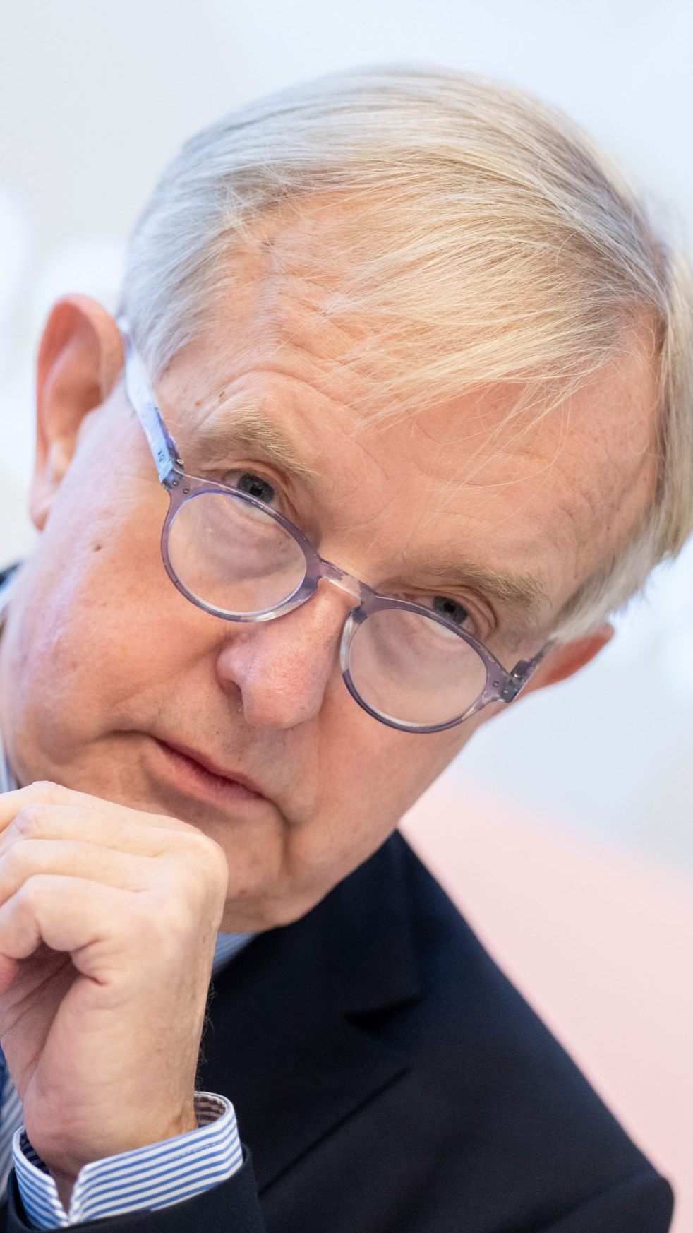 Ärztekammerpräsident Steinhart befürchtet ein heimliches Sparpaket.