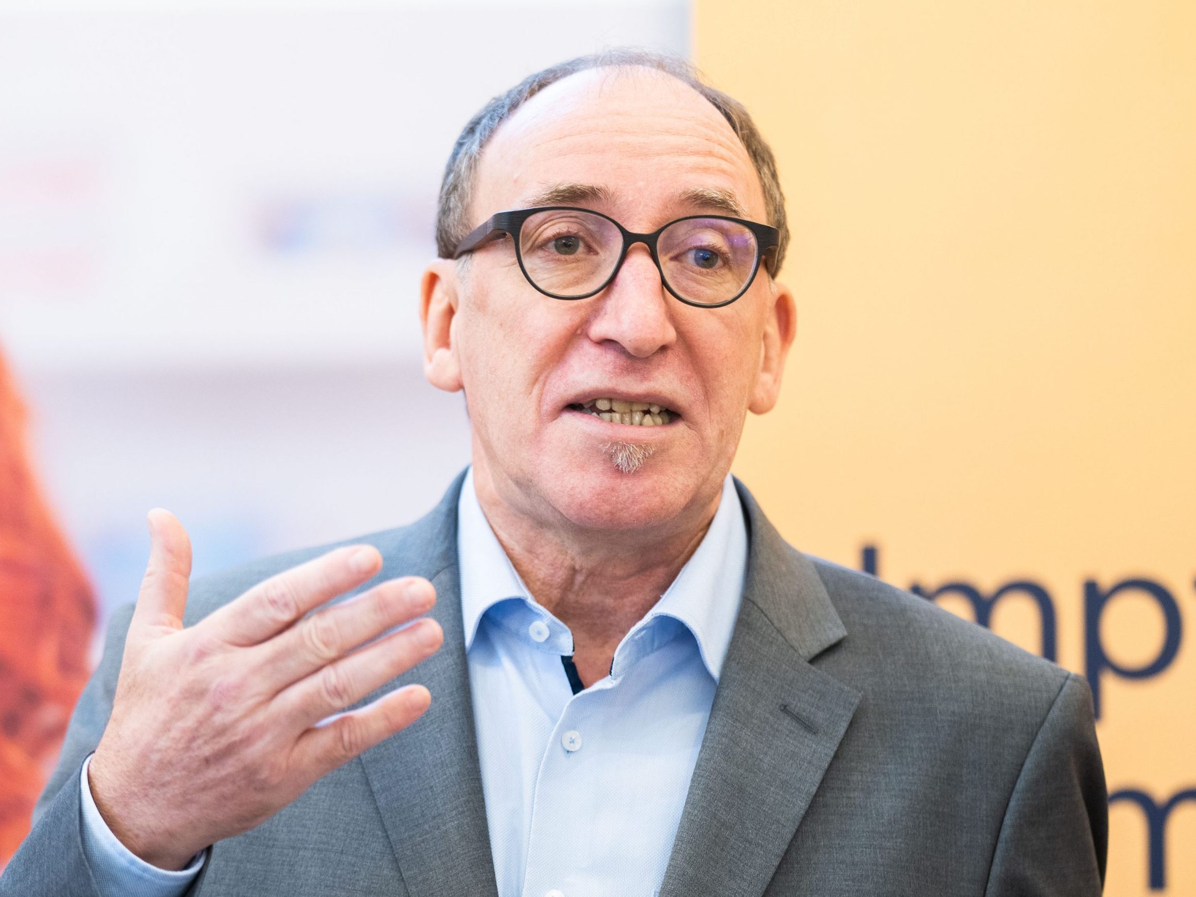 Ein nationales Referenzzentrum für postvirale Erkrankungen ist geplant. Ein nationales Referenzzentrum für postvirale Erkrankungen ist geplant.