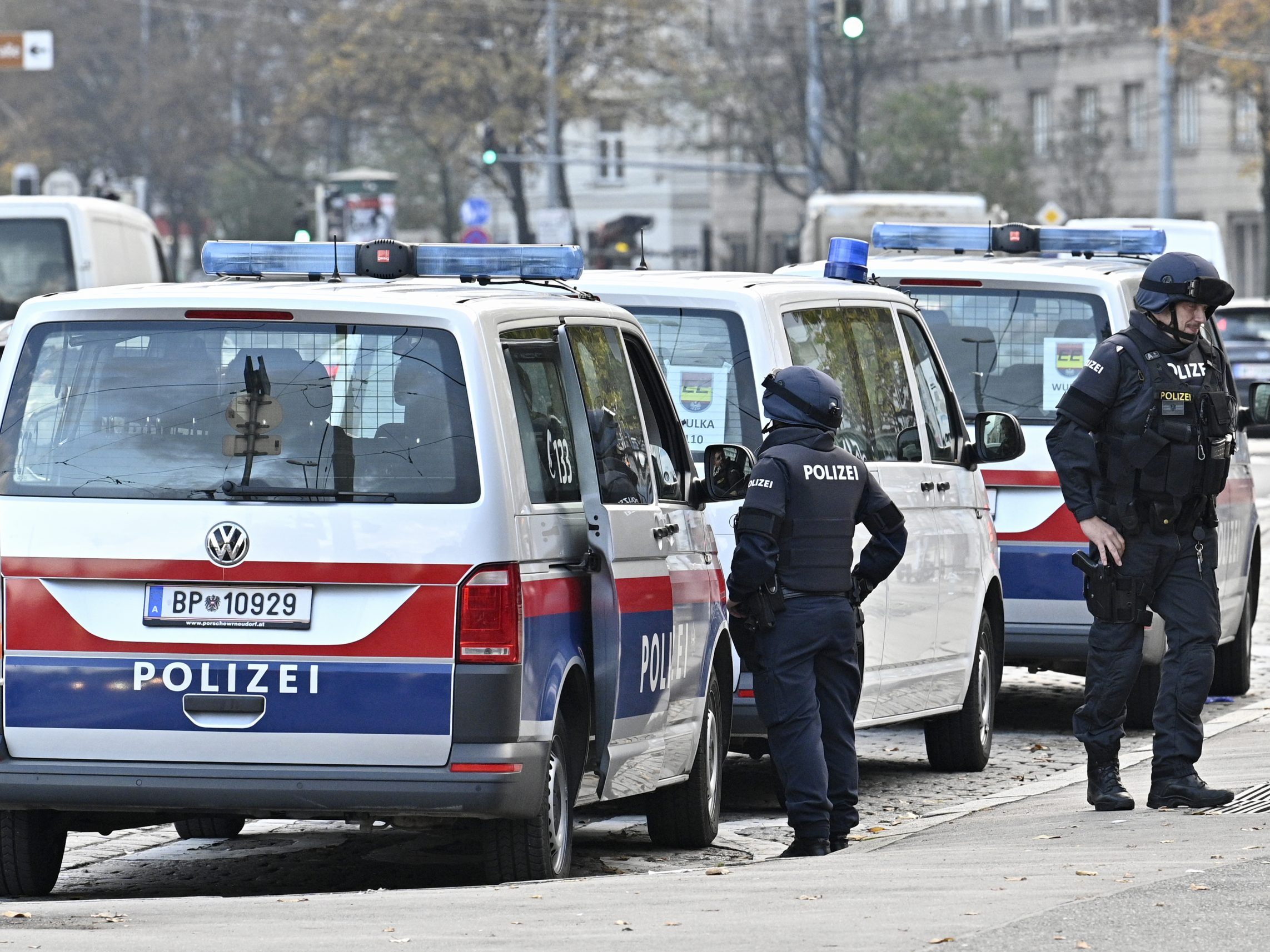 Die Polizei räumte eine Berufsschule in Wien-Mariahilf, nachdem es eine Bombendrohung gab.