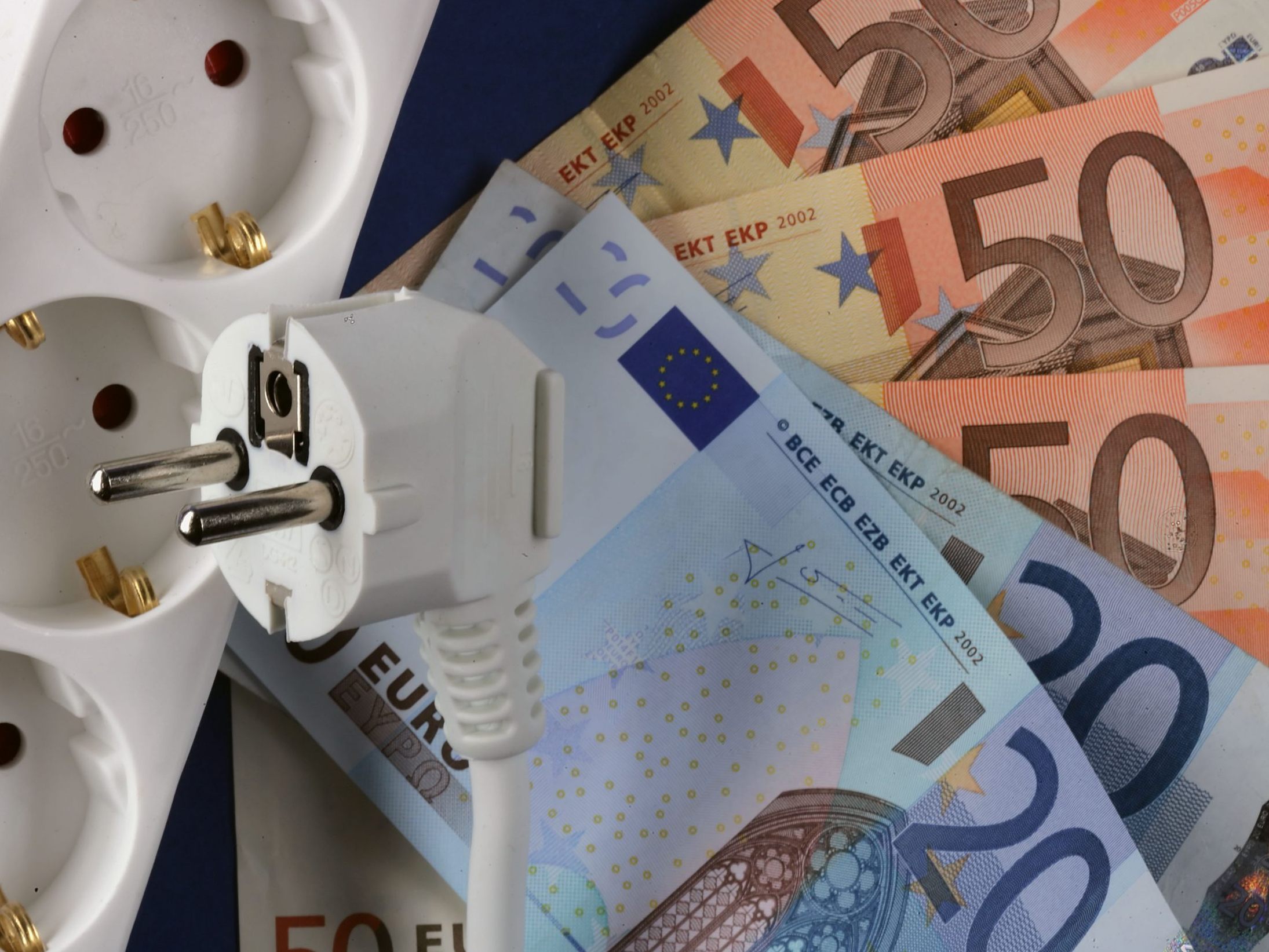 Strom- und Gasanbieterwechsel sind in den ersten 9 Monaten kräftig gestiegen. Strom- und Gasanbieterwechsel sind in den ersten 9 Monaten kräftig gestiegen.