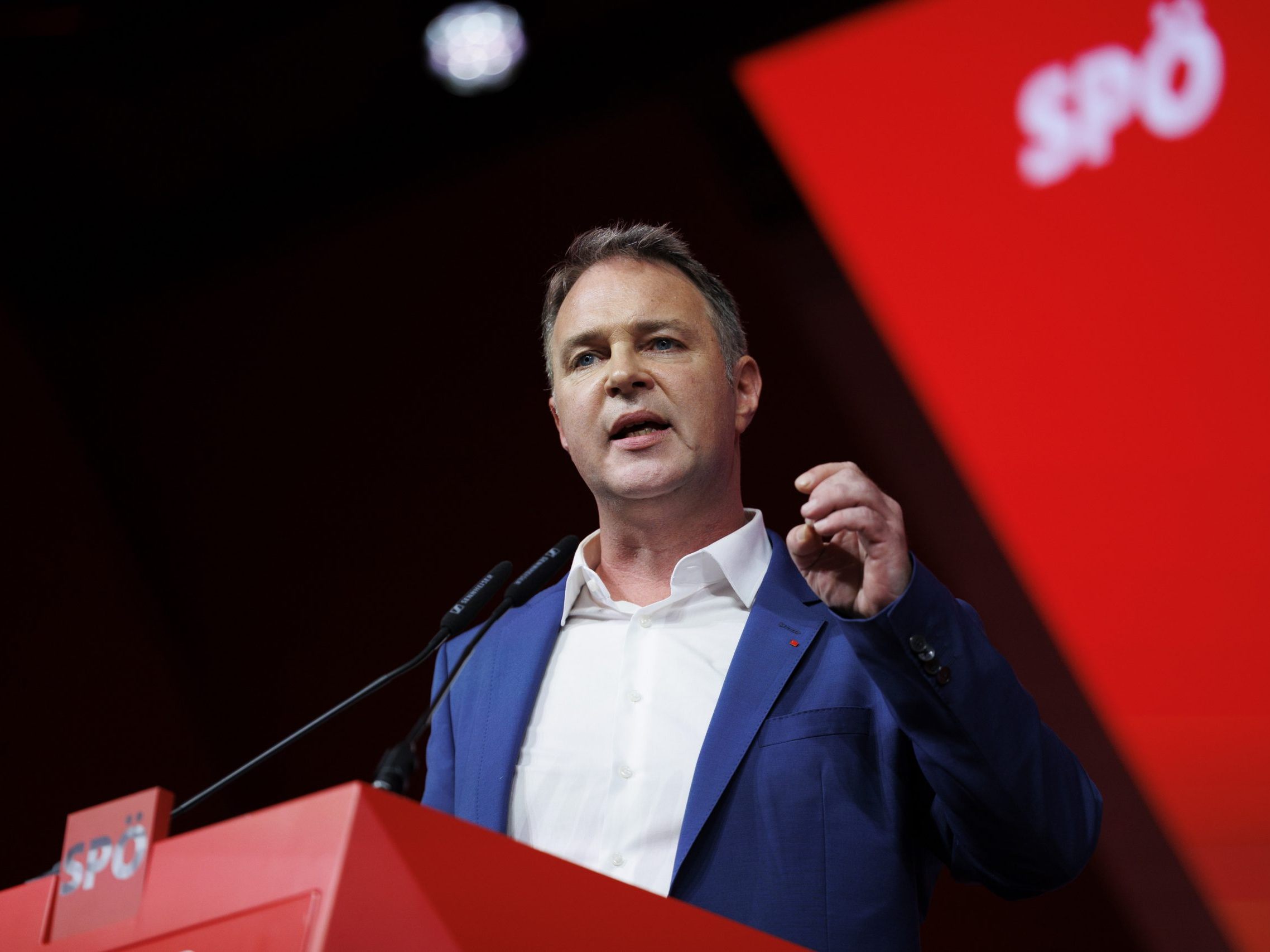 Babler beim SPÖ-Parteitag in der Steiermark. Babler beim SPÖ-Parteitag in der Steiermark.
