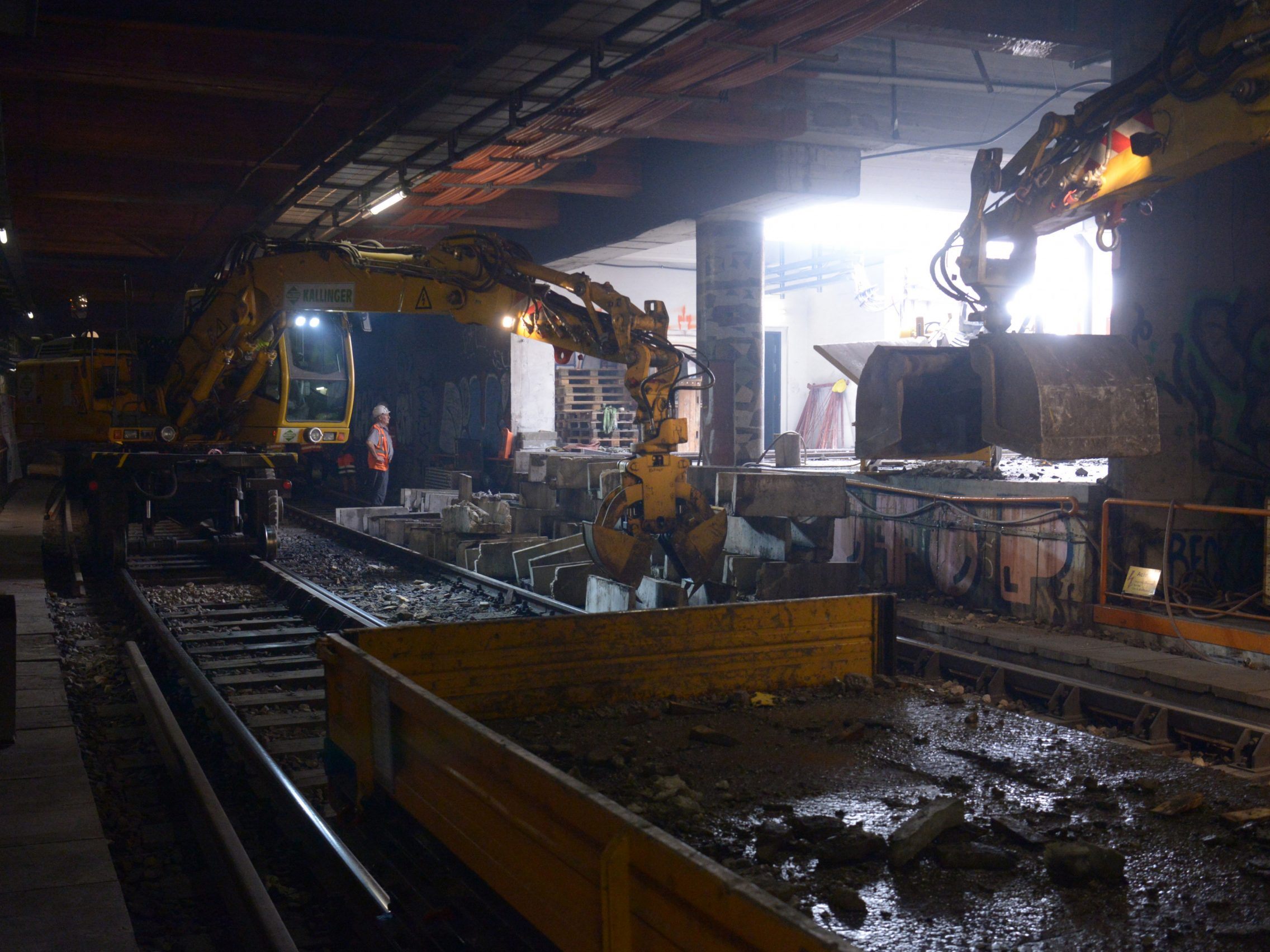 Auf einer Baustelle für die U2-Verlängerung wurden am Montag zwei Arbeiter schwer verletzt.