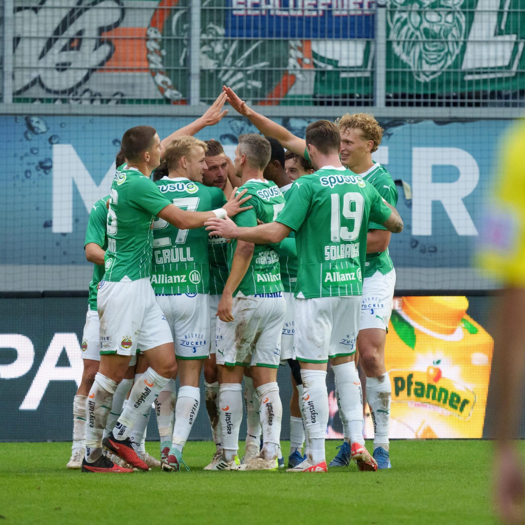 Große Freude bei Rapid nach 2:0-Erfolg gegen Altach.