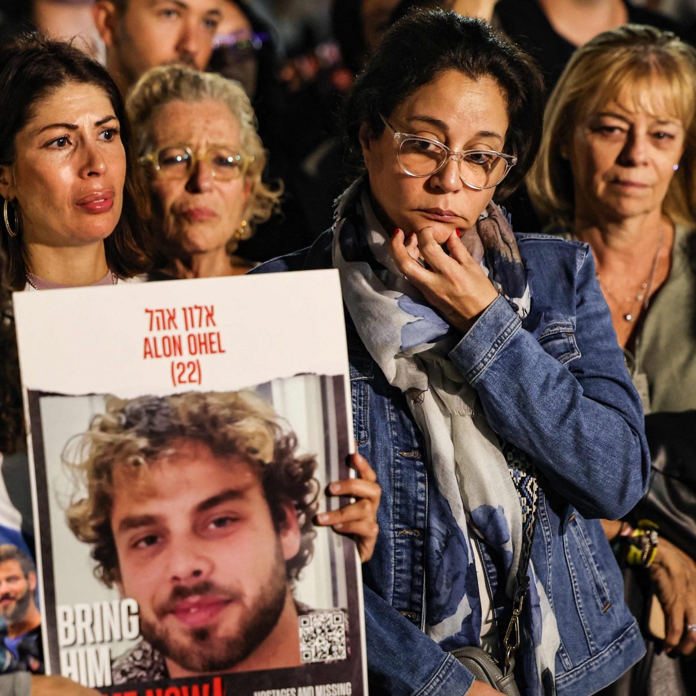 Familien der Geiseln auf einem Protest.