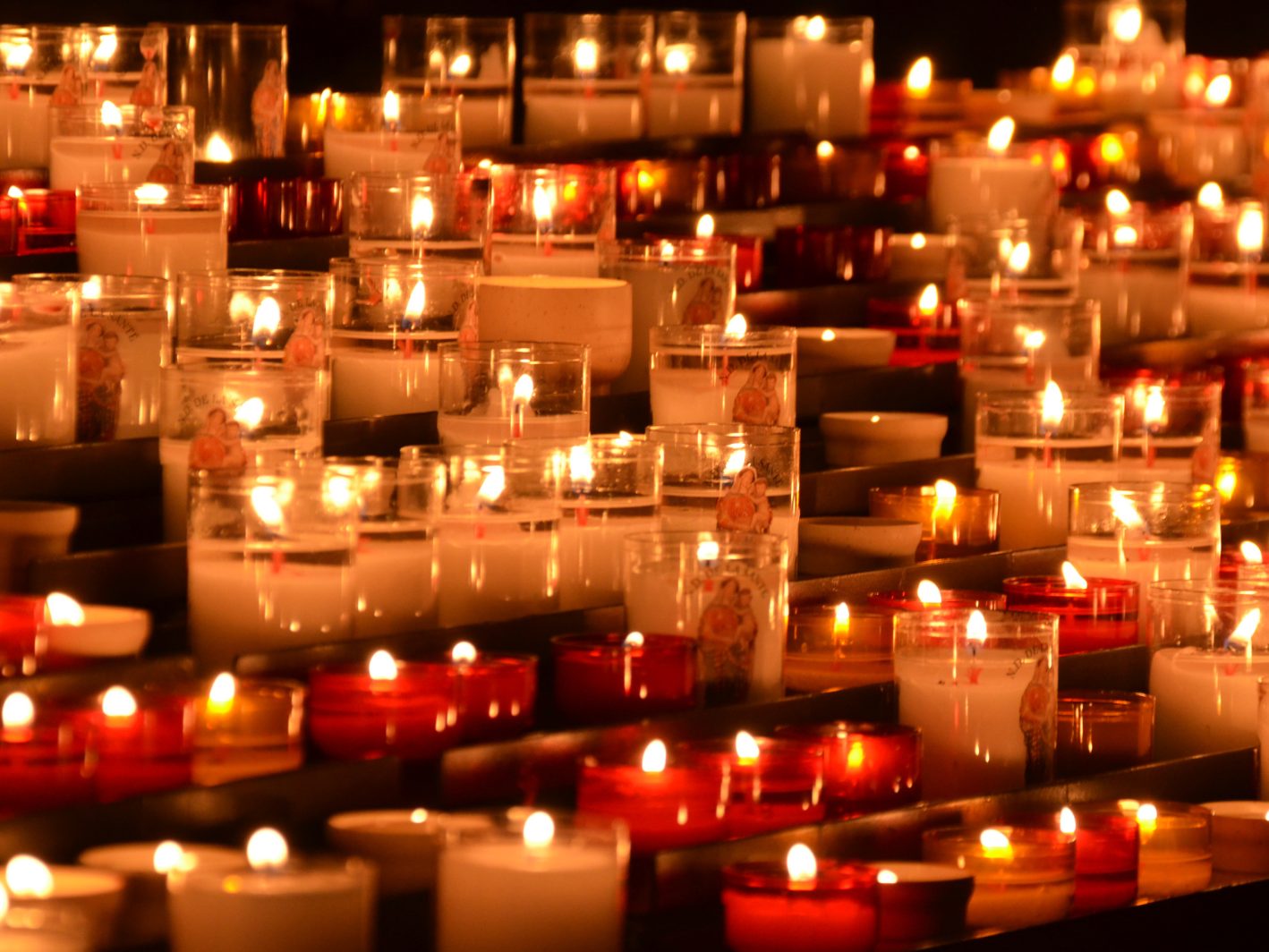 Am Donnerstagabend findet in Wien ein Lichtermeer statt. Am Donnerstagabend findet in Wien ein Lichtermeer statt.