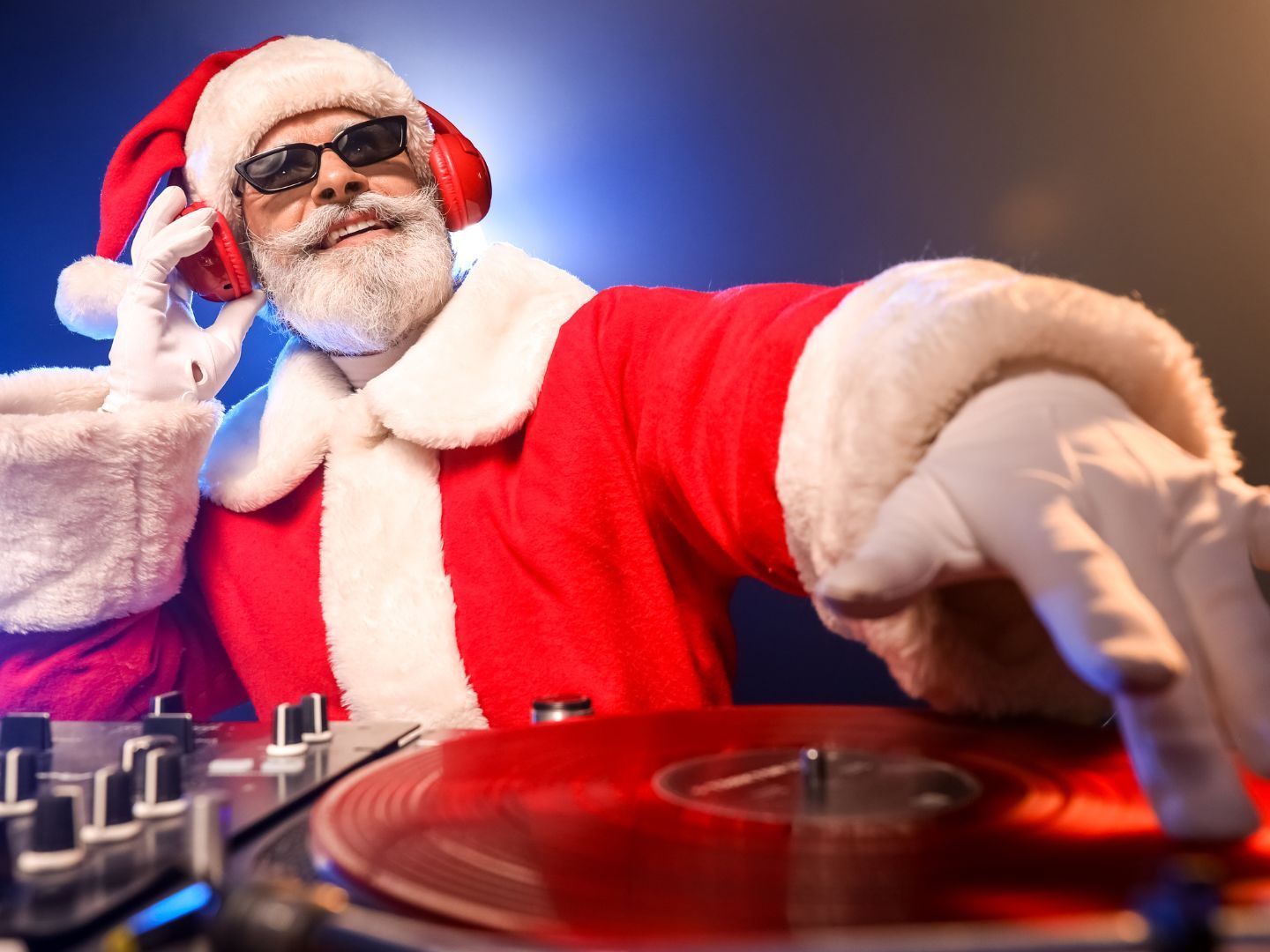 Weihnachtssongs sollte man nur in einer gewissen Dosis lauschen. Weihnachtssongs sollte man nur in einer gewissen Dosis lauschen.