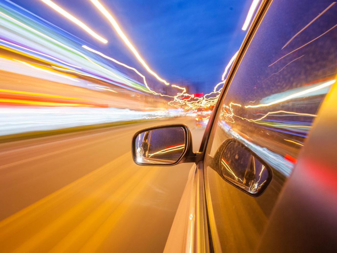 Ein Raser bretterte mit 210 km/h über die Südautobahn. Ein Raser bretterte mit 210 km/h über die Südautobahn.