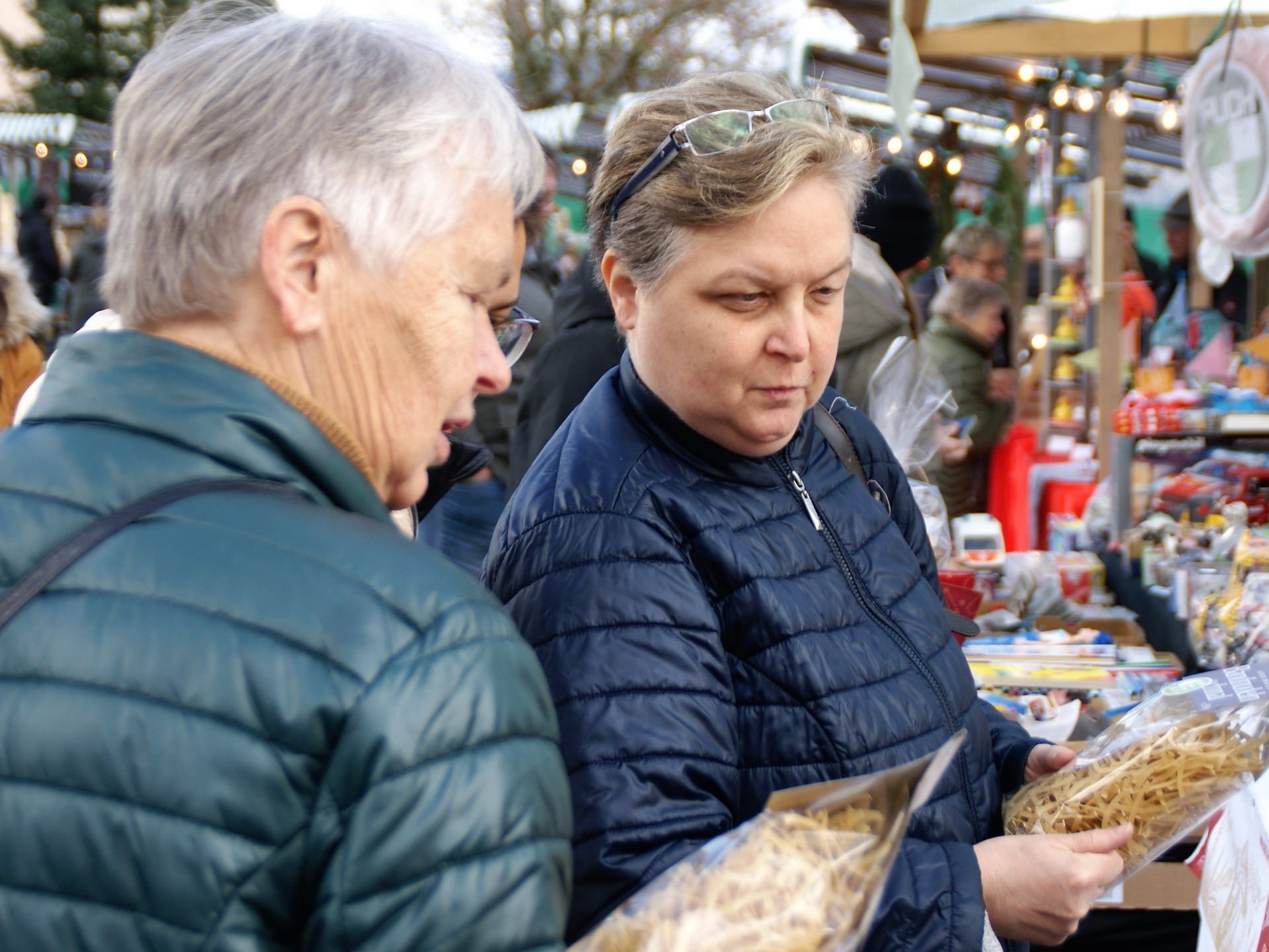 Treffpunkt Klosamarkt heißt die Devise am kommenden Samstag von 11.00 bis 17.00 Uhr im Bucher Dorfzentrum. Treffpunkt Klosamarkt heißt die Devise am kommenden Samstag von 11.00 bis 17.00 Uhr im Bucher Dorfzentrum.