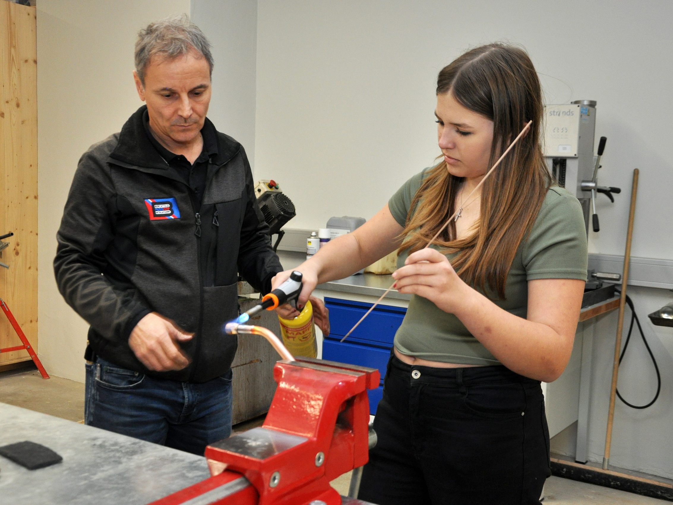Die Schüler und Schülerinnen konnten bei verschiedenen heimischen Betrieben Werkstattpraxis sammeln.