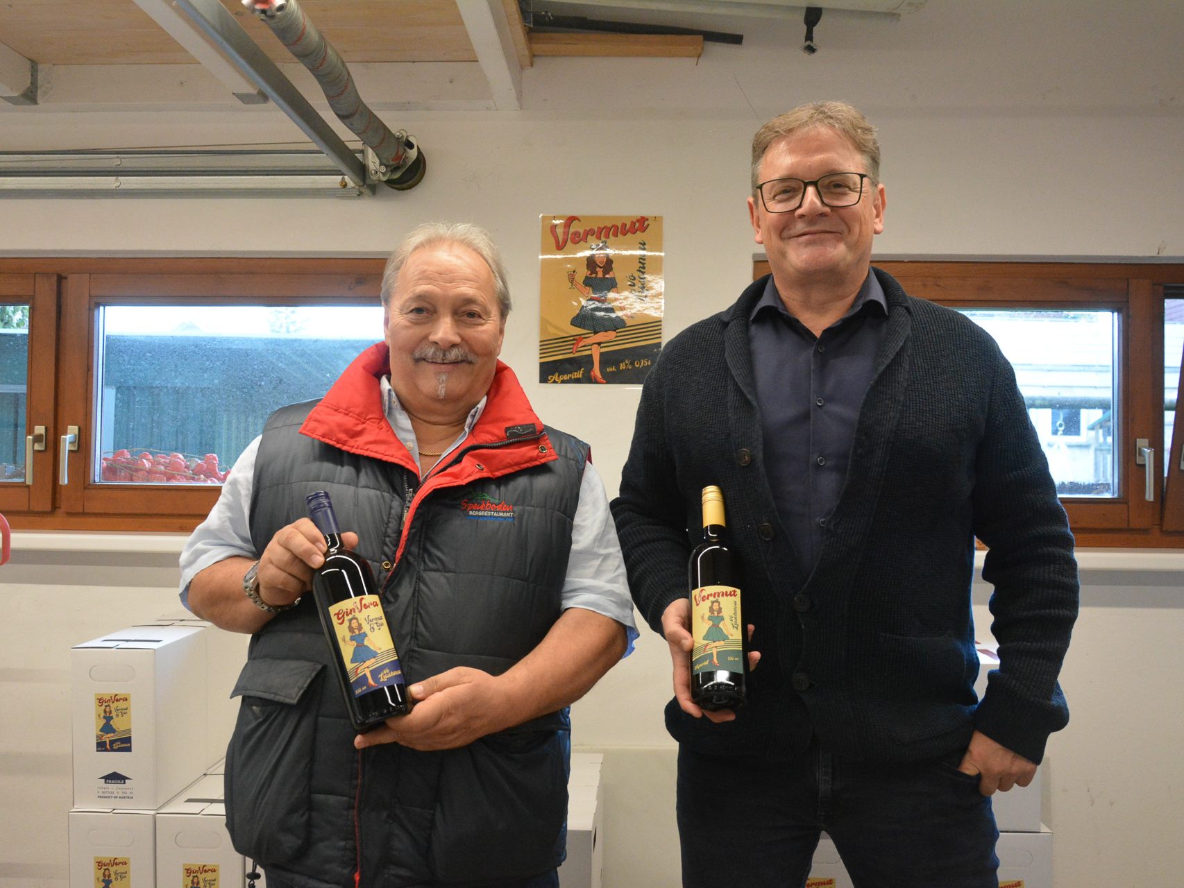 Die Lustenauer Peter Sperger (links) und Rainer Nothelfer (rechts) haben einen eigenen Luschnou Vermut auf den Markt gebracht. Gebraut wird voerst noch in der Garage. Die Lustenauer Peter Sperger (links) und Rainer Nothelfer (rechts) haben einen eigenen Luschnou Vermut auf den Markt gebracht. Gebraut wird voerst noch in der Garage.