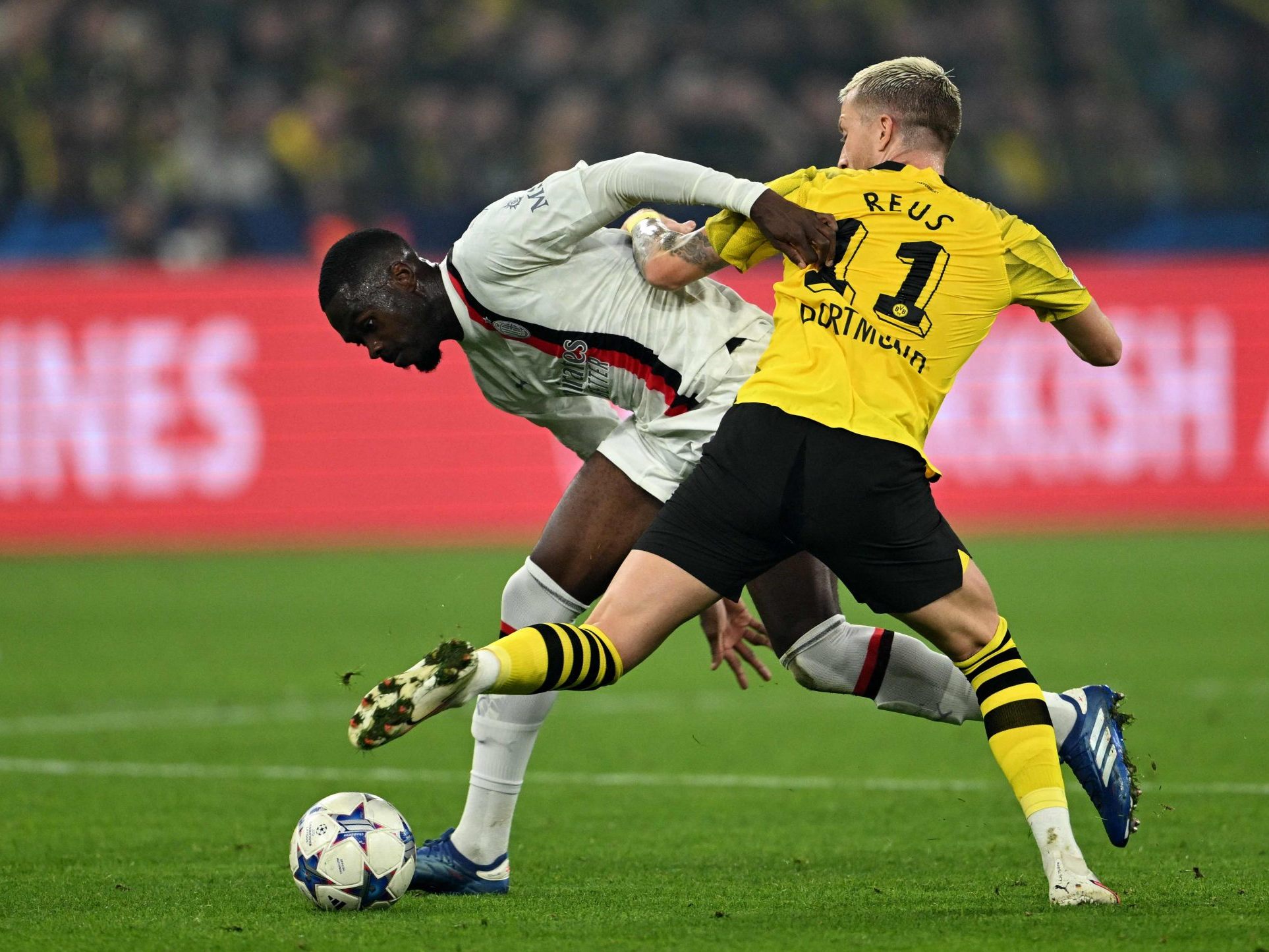 Mit einem Sieg gegen den AC Milan stünde Dortmund fix im CL-Achtelfinale. Mit einem Sieg gegen den AC Milan stünde Dortmund fix im CL-Achtelfinale.