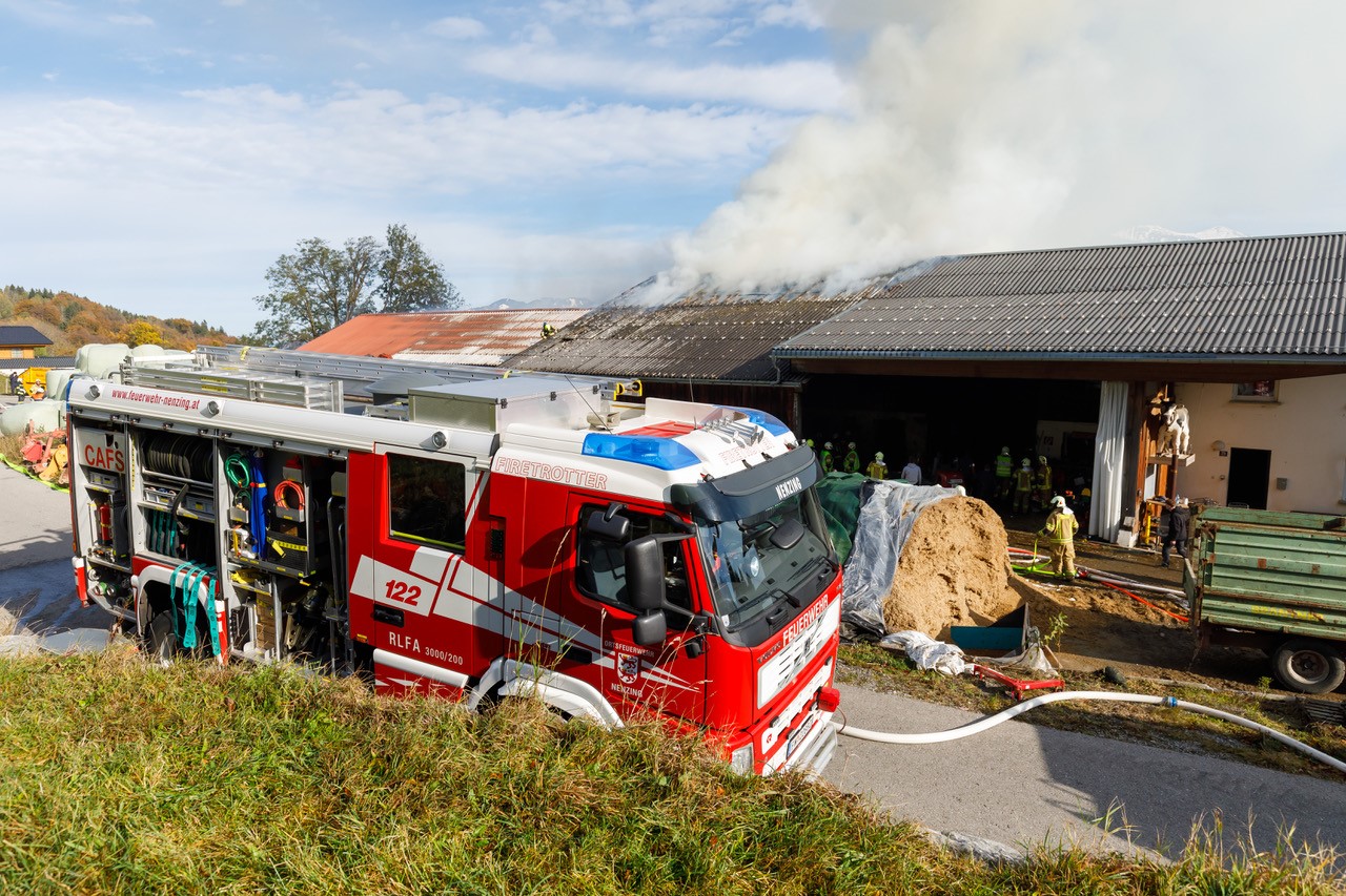 Feuerwehr Nenzing vor Ort.
