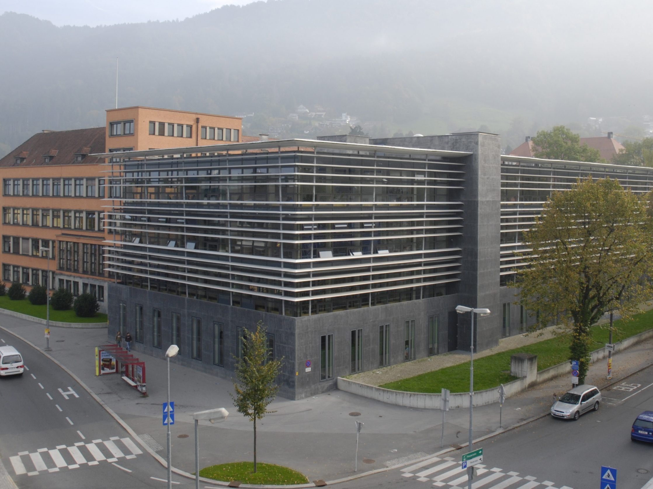 Am Tag der offenen Tür können alle Interessierten in die zwei Fachrichtungen Maschinenbau Plus und Elektrotechnik Plus der HTL Bregenz hineinschnuppern. Am Tag der offenen Tür können alle Interessierten in die zwei Fachrichtungen Maschinenbau Plus und Elektrotechnik Plus der HTL Bregenz hineinschnuppern.