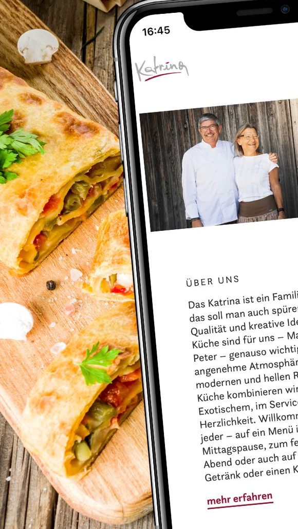 Das Restaurant besticht mit vorzüglicher Kulinarik und einer Terrasse, die zum Entspannen einlädt.