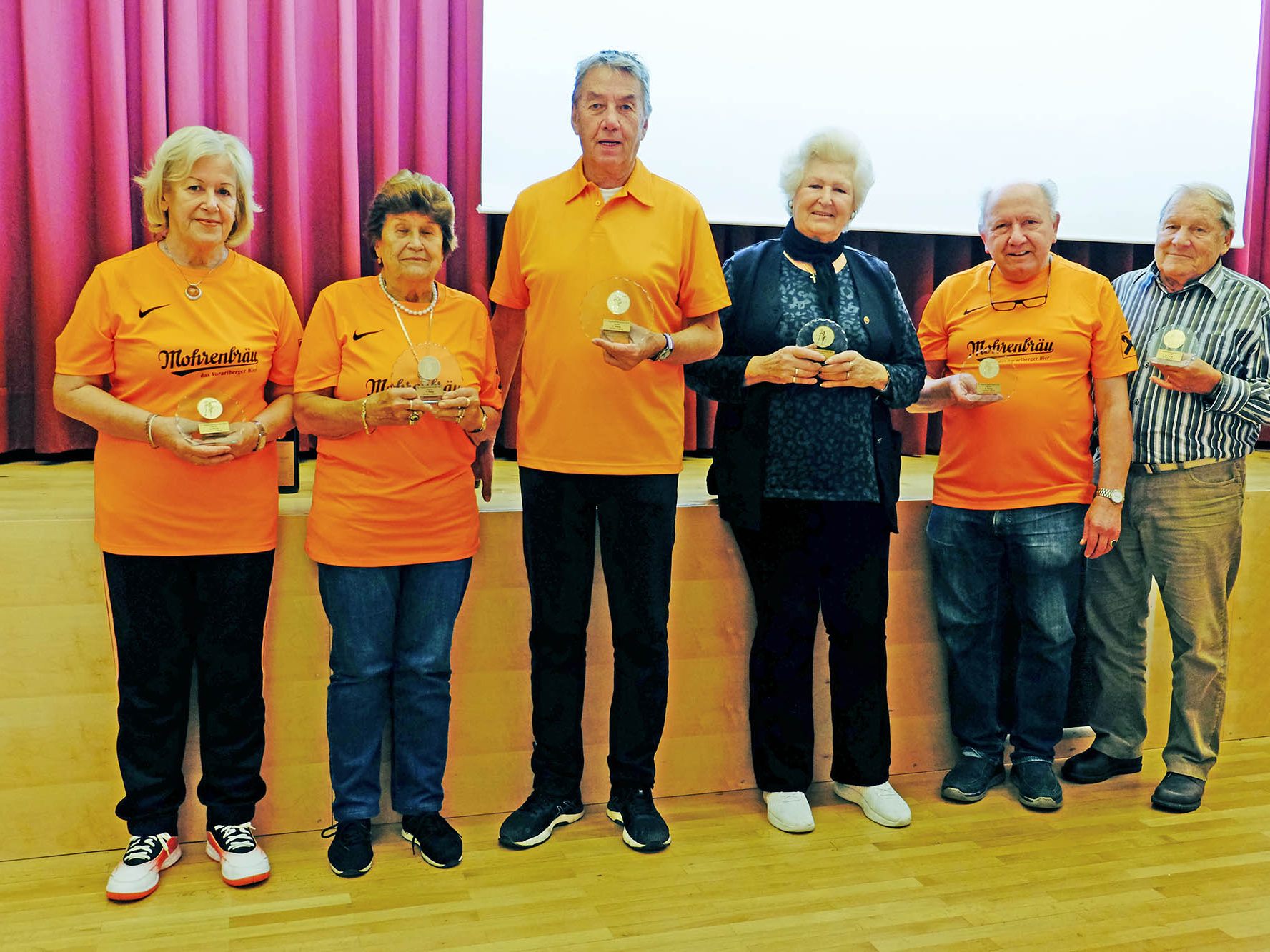 Die Erstplatzierten der Vereins-Kegelmeisterschaft freuten sich über ihre Erfolge