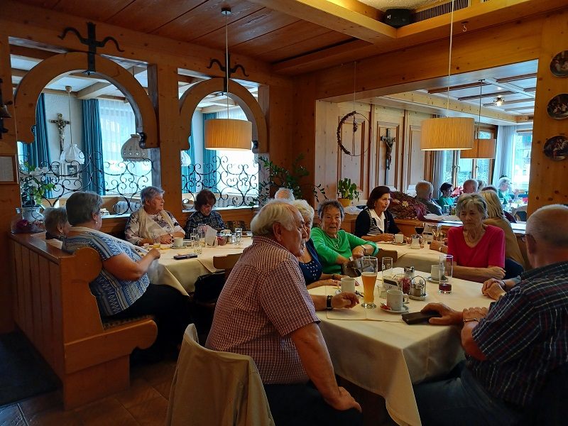 Lauteracher PVÖ-Schlachtbuffet und Musik Lauteracher PVÖ-Schlachtbuffet und Musik
