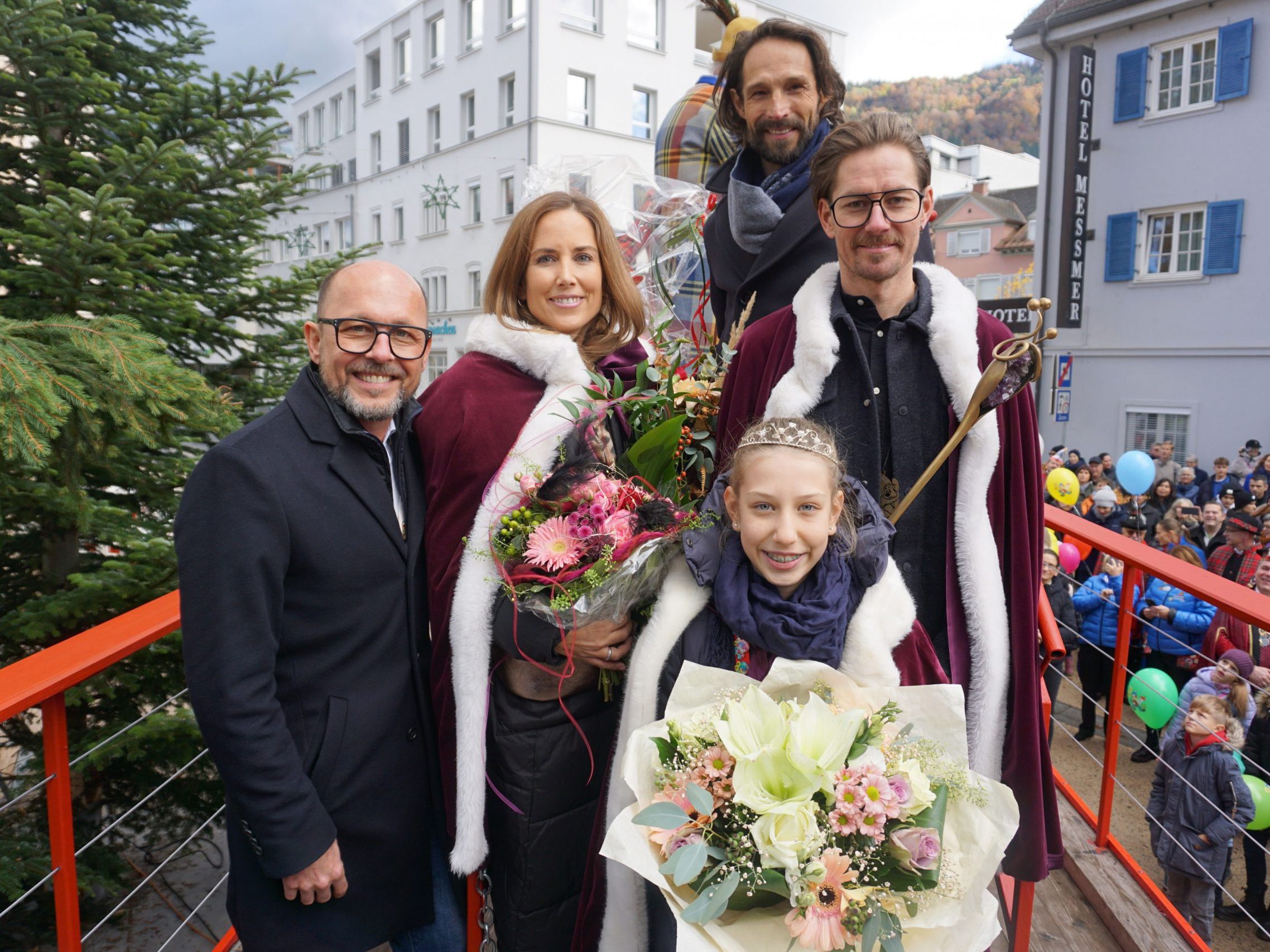 Bürgermeister Michael Ritsch mit dem Prinzenpaar, Infantin Penelope und Zere Andreas.